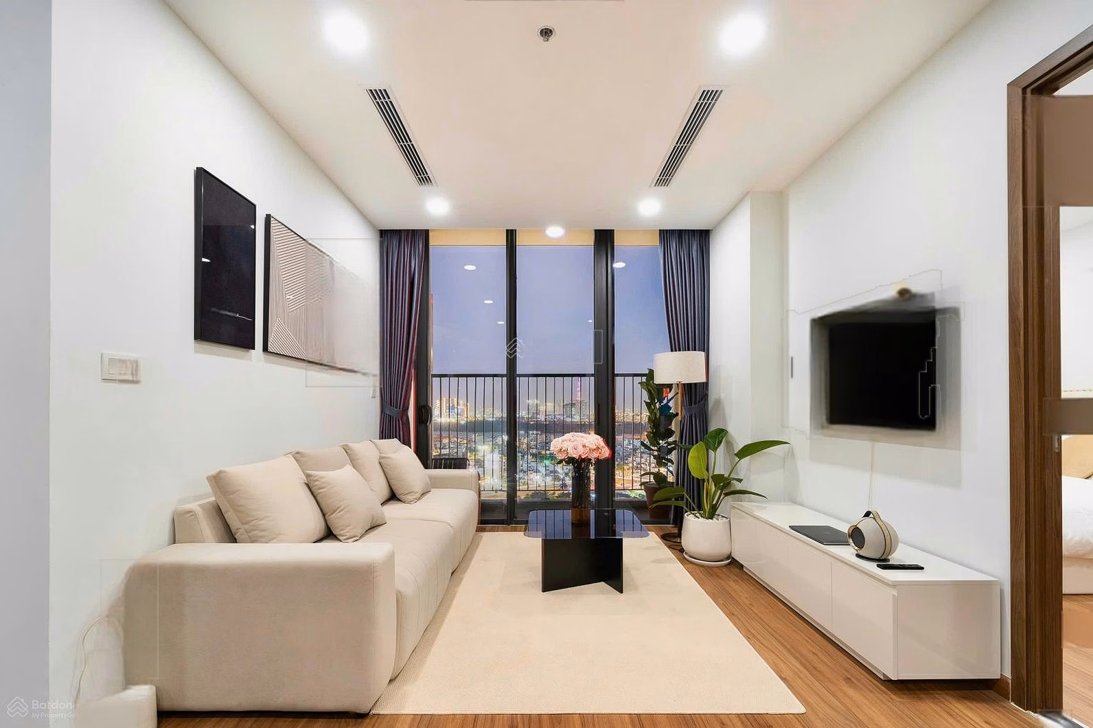 Shopping cart for rent 1 bedroom 2 bedroom 3 bedroom Eco Green Q7. Price from 13 million - 26 million/month*** support to view the house