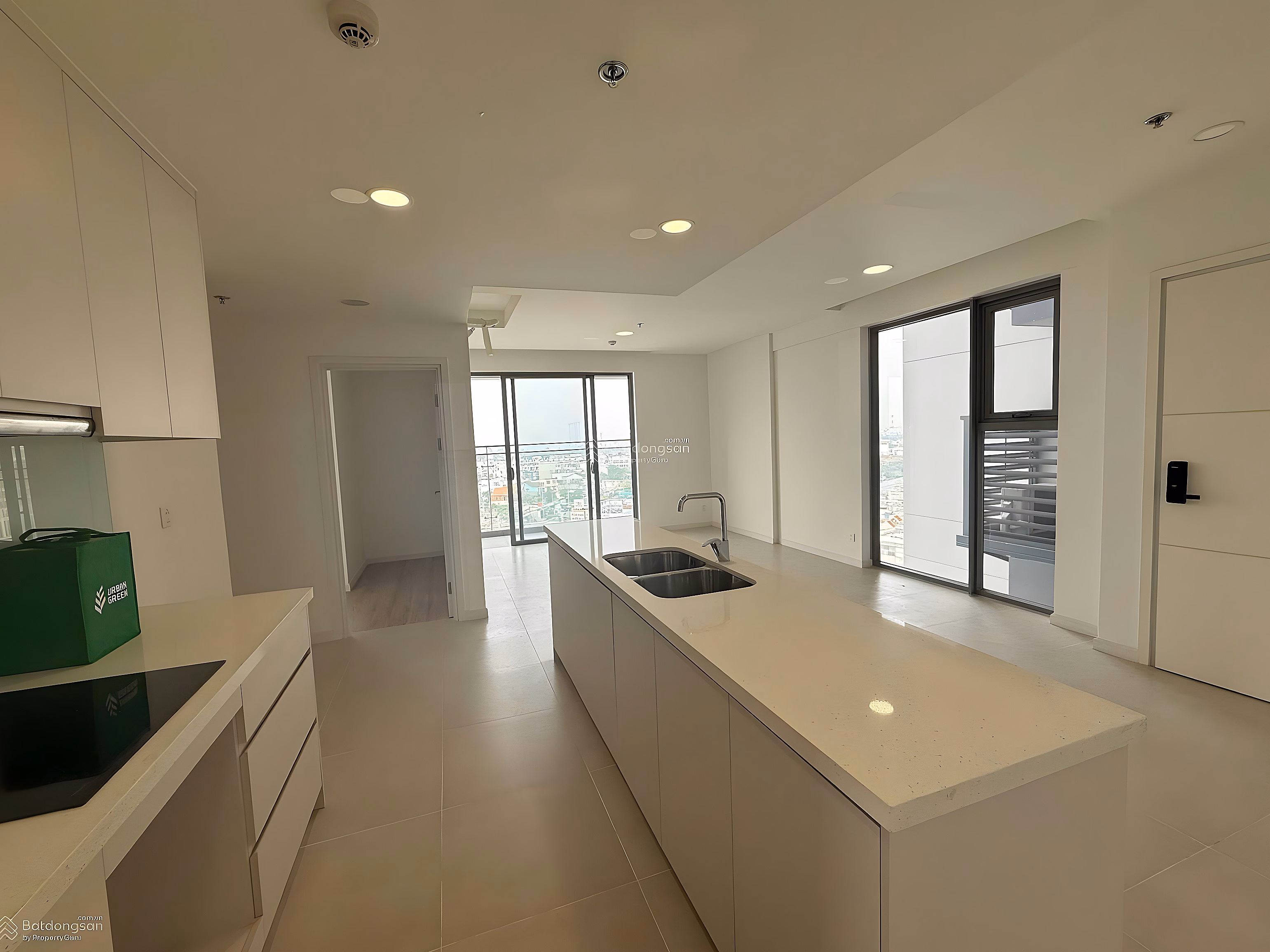 A single apartment with 3 bedrooms, 2 bathrooms, 107m2, rent for only 14 million/month, 2 bedrooms with full interior space, 14-15 million***