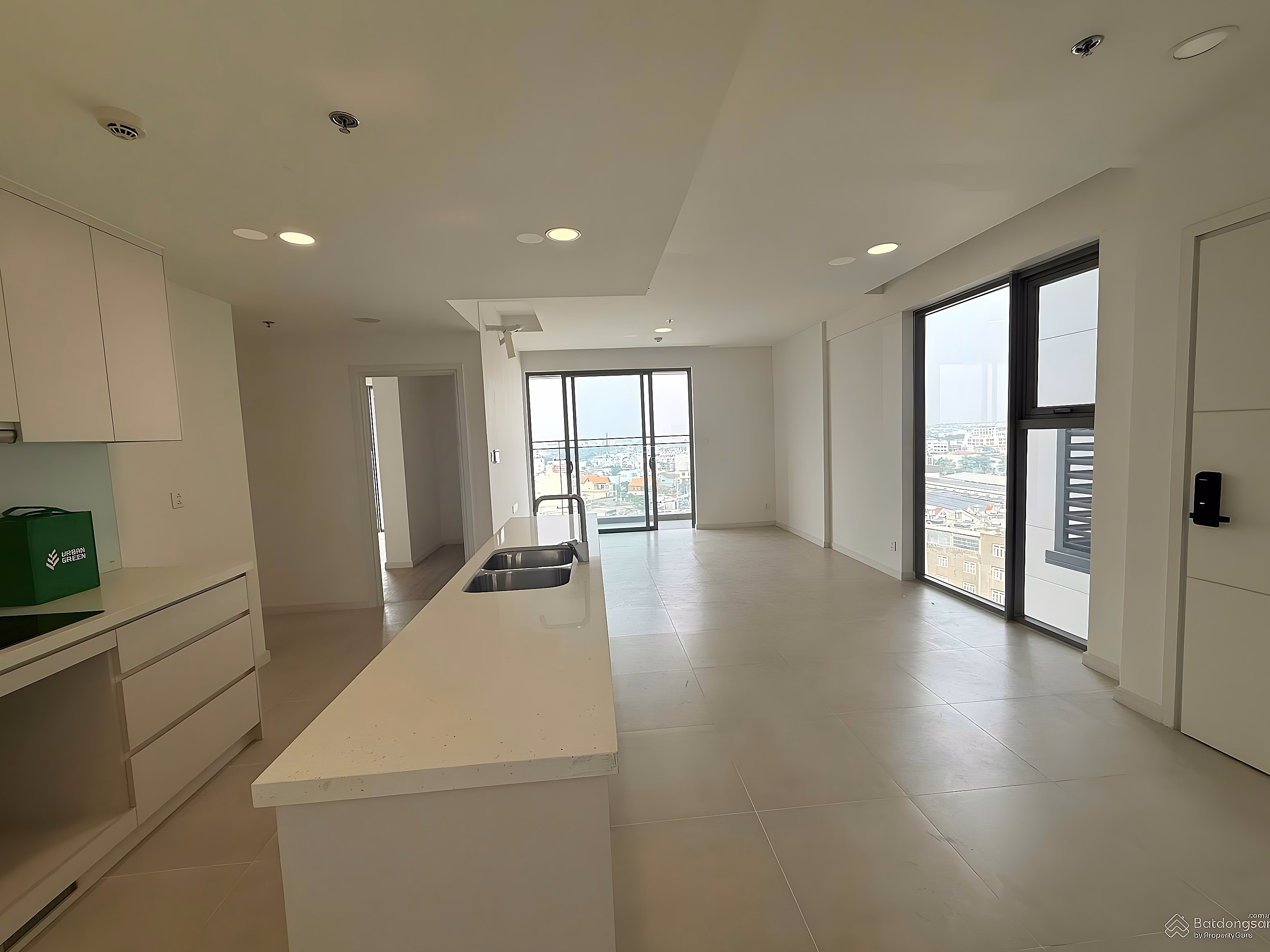 A single apartment with 3 bedrooms, 2 bathrooms, 107m2, rent for only 14 million/month, 2 bedrooms with full interior space, 14-15 million***