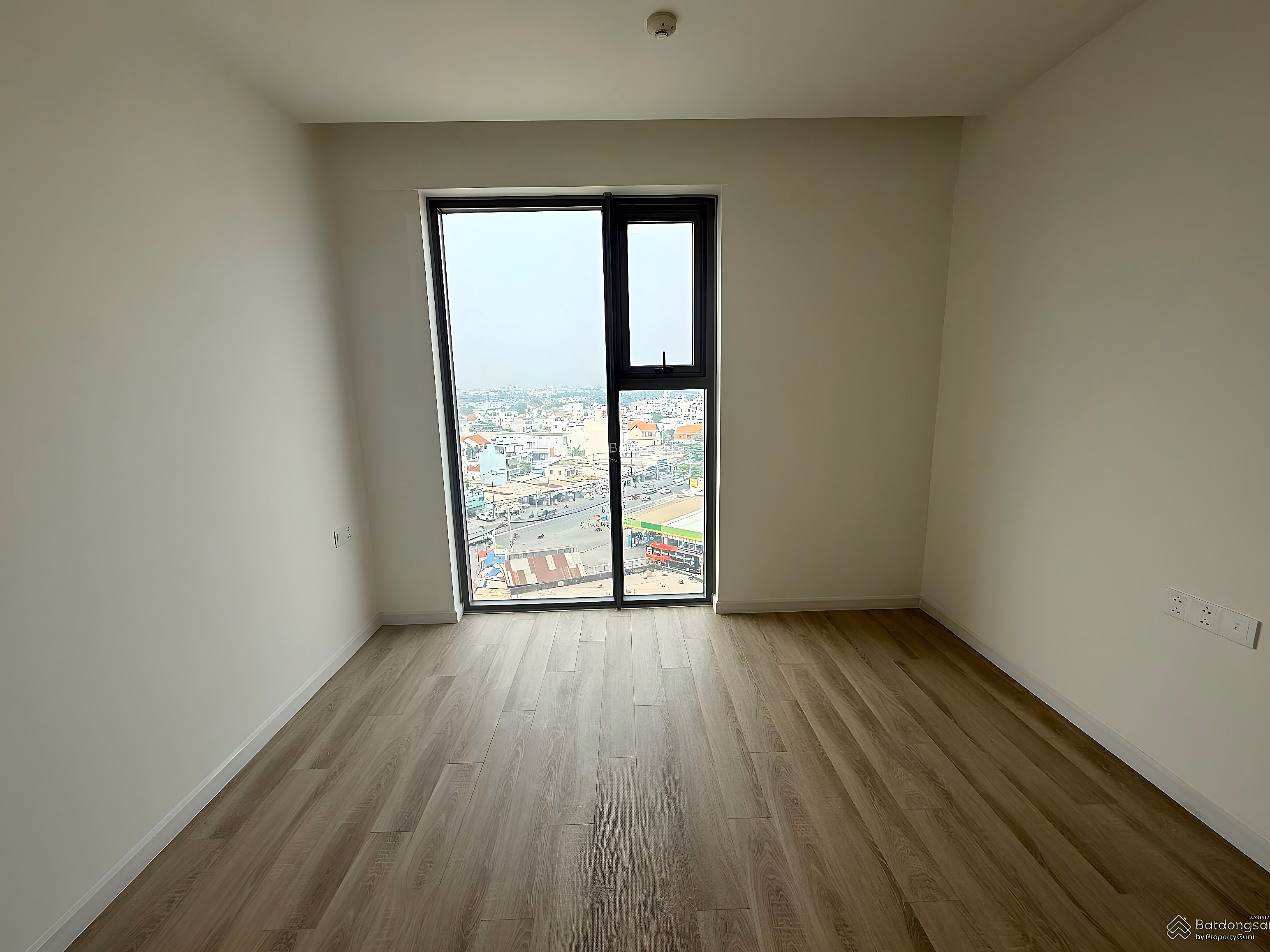 A single apartment with 3 bedrooms, 2 bathrooms, 107m2, rent for only 14 million/month, 2 bedrooms with full interior space, 14-15 million***