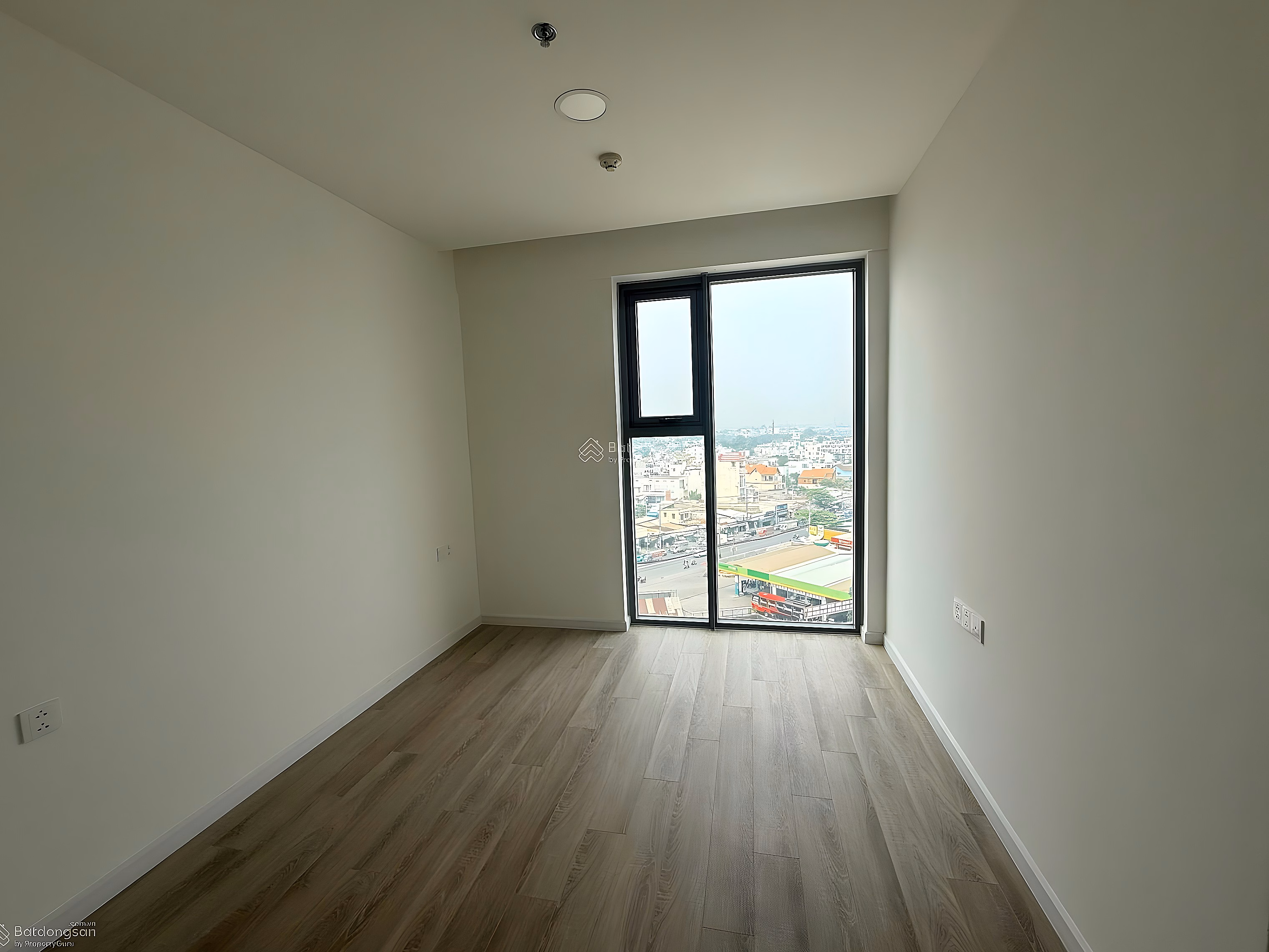 A single apartment with 3 bedrooms, 2 bathrooms, 107m2, rent for only 14 million/month, 2 bedrooms with full interior space, 14-15 million***