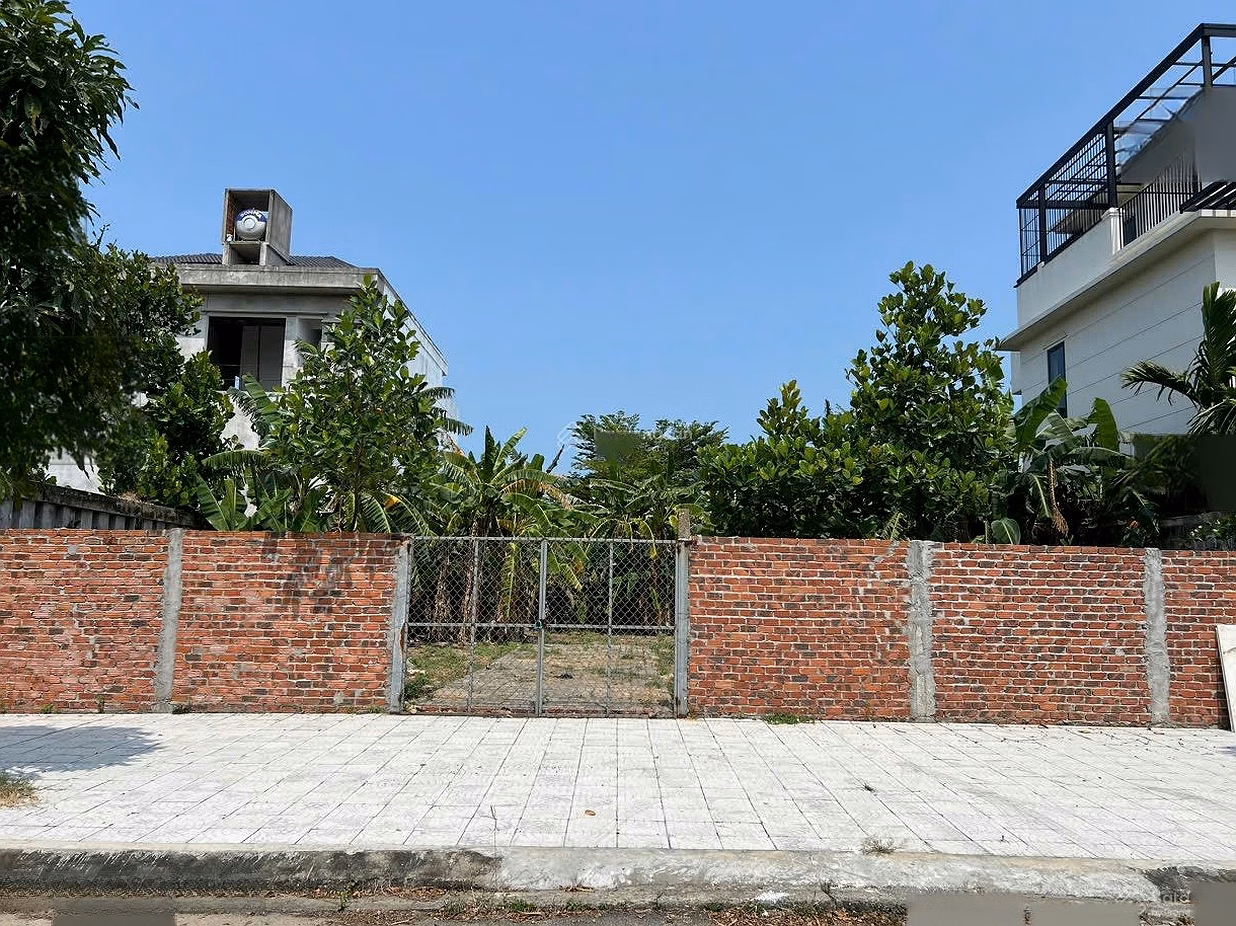 Lot Vuong Trung 4, Phu My An, 300m2 (15x20m) 7m5 road near the river