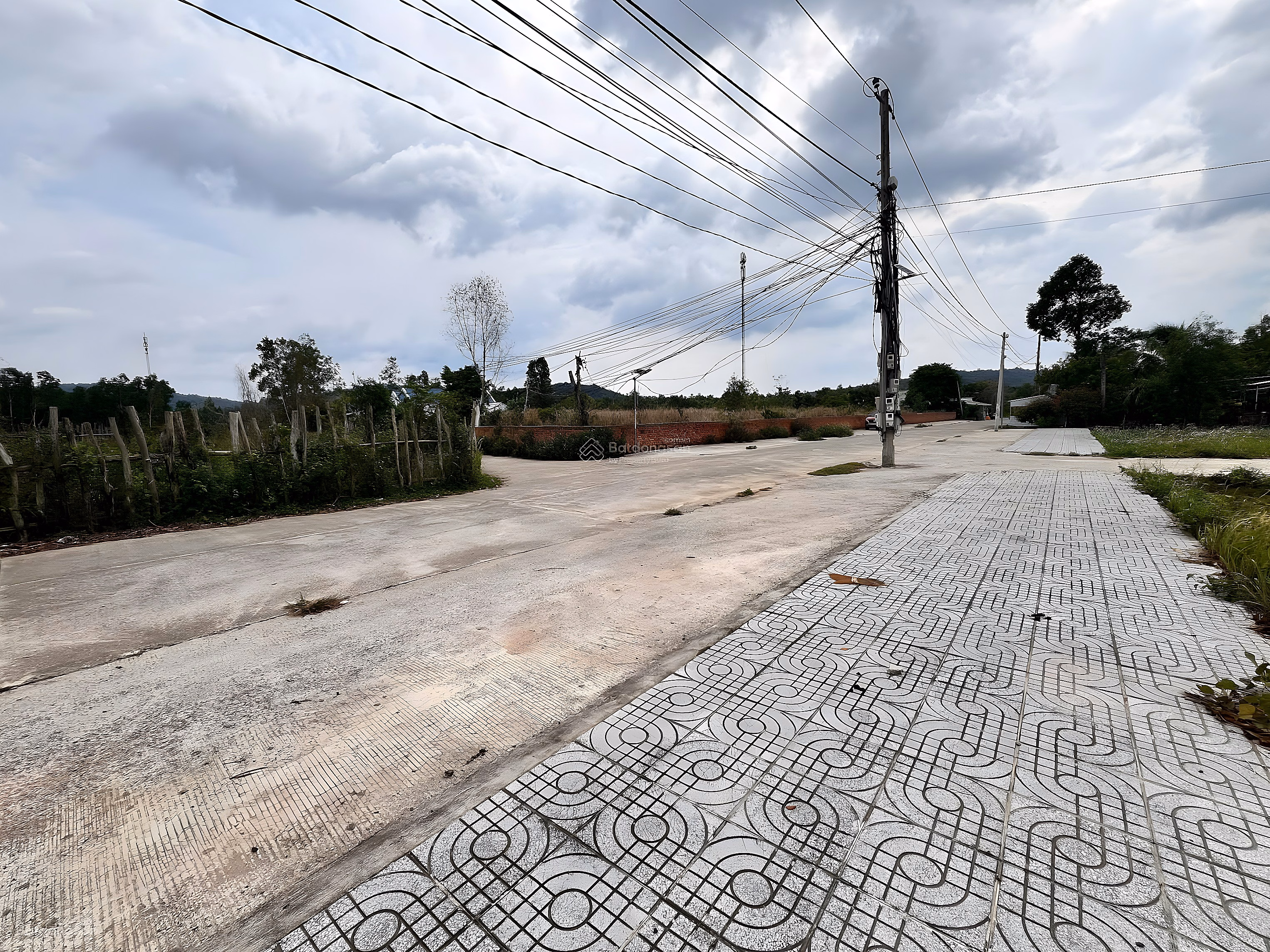 Selling 120m² residential plot fronting Trung Doan street, good price only 2.2 billion
