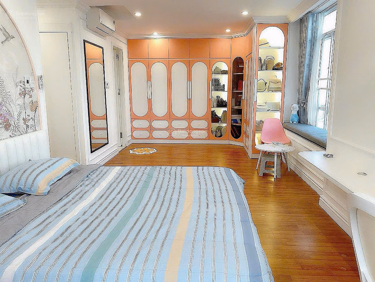 Quick sale of Giai Viet apartment 3 bedrooms 150m2 available super nice decor nice location permanent red book with shopping center