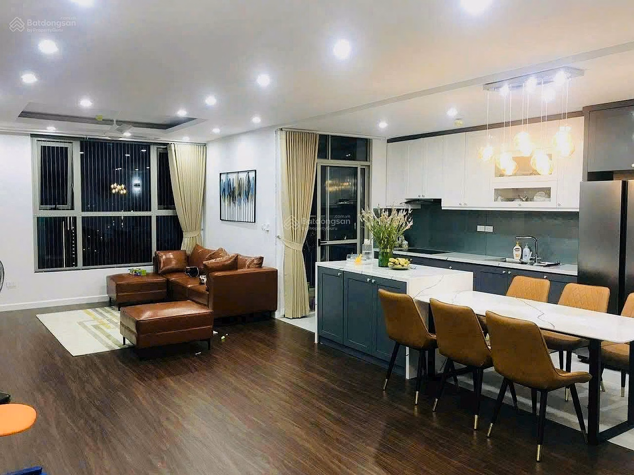 Owner sells Hoang Quoc Viet apartment 2 bedrooms 4.6 billion, 0382 276 ***