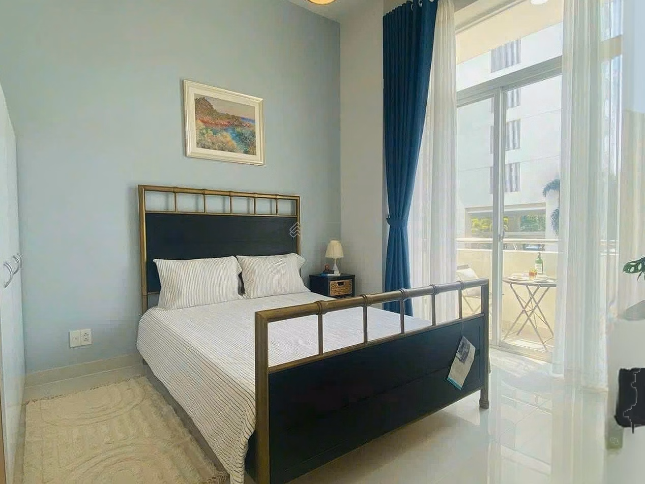 Grand View PMH District 7 for rent. 3 bedrooms, beautiful house with southeast view*** Phuong