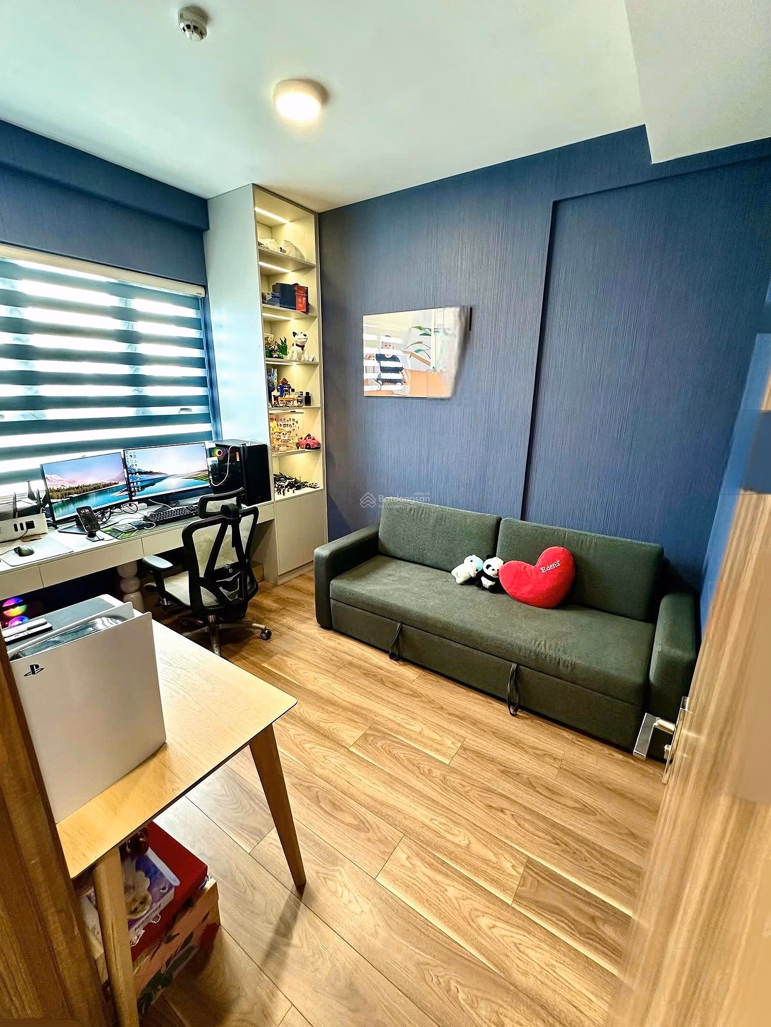 Q7 Riverside for rent 1 bedroom 8 million, 2 bedroom 9 million full 11 million WITH ATTRACTIVE GIFTS 0931 866 ***