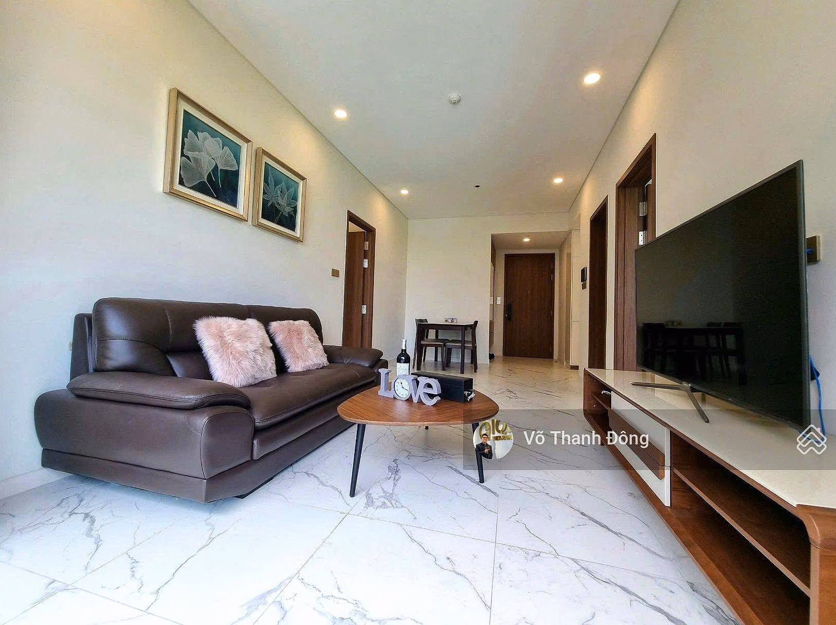 Selling 2 bedrooms 70m2 The Galleria Metropole, river view, price 25 billion all inclusive, full beautiful furniture