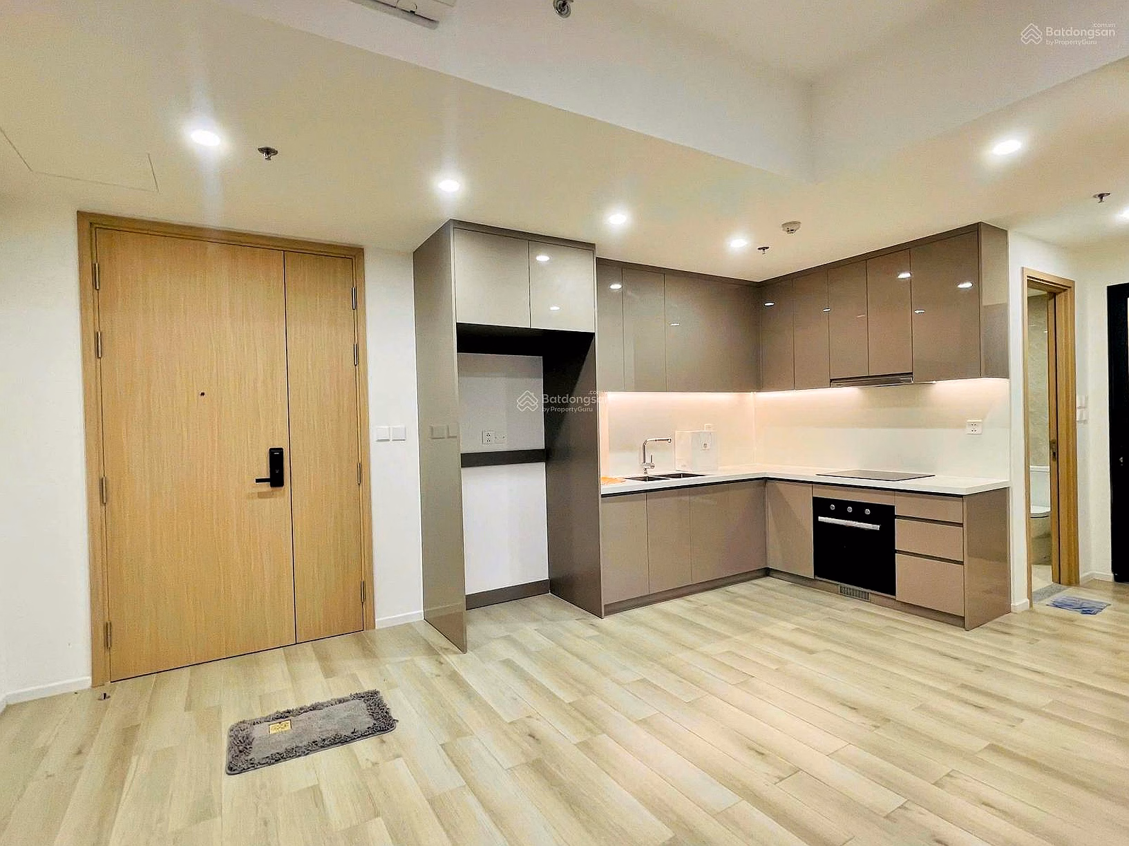 Quick sale of 2 bedroom apartment, the softest Masteri on the market, high-end compound, next to Vincom