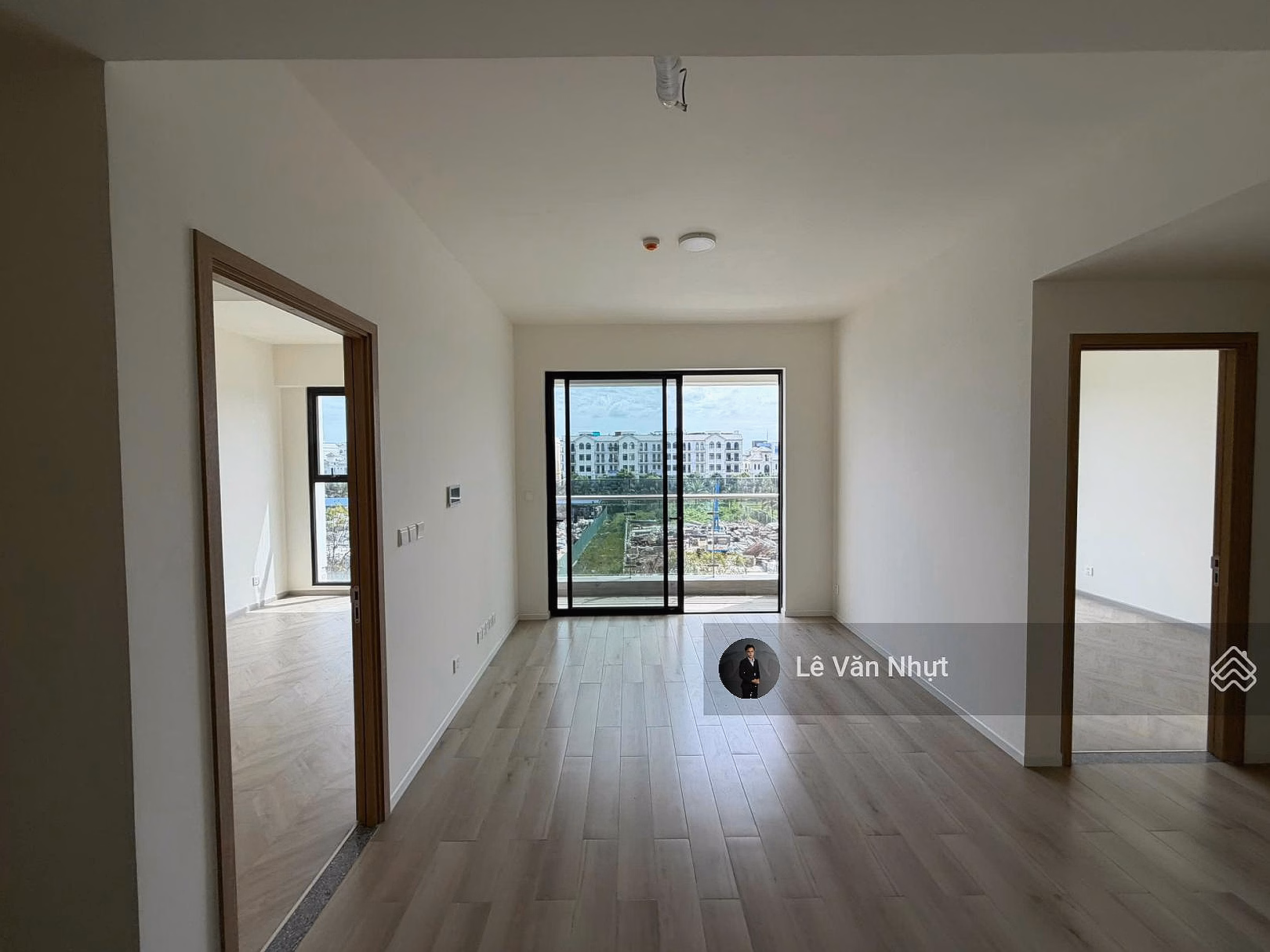 Quick sale of 2 bedroom apartment, the softest Masteri on the market, high-end compound, next to Vincom