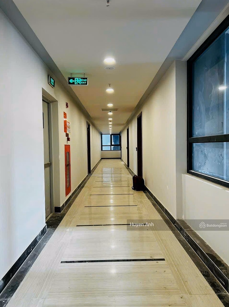 The owner needs to sell the extremely rare 145m2 Southeast corner apartment of BRG Diamond Residence Le Van Luong project