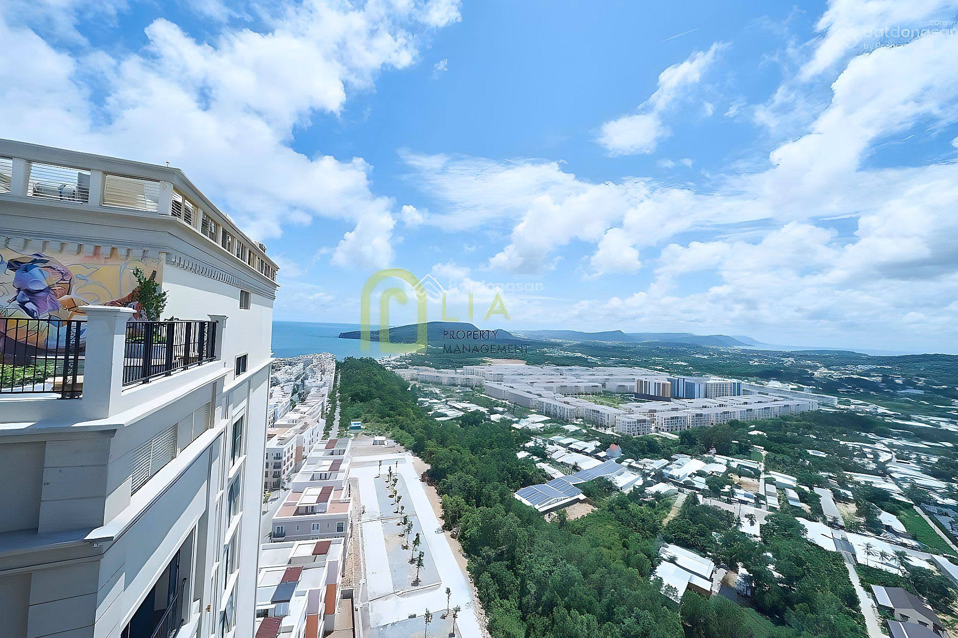 I am the owner of the Sun Grand City Hillside studio apartment for rent day - month - year, Phu Quoc Special Zone