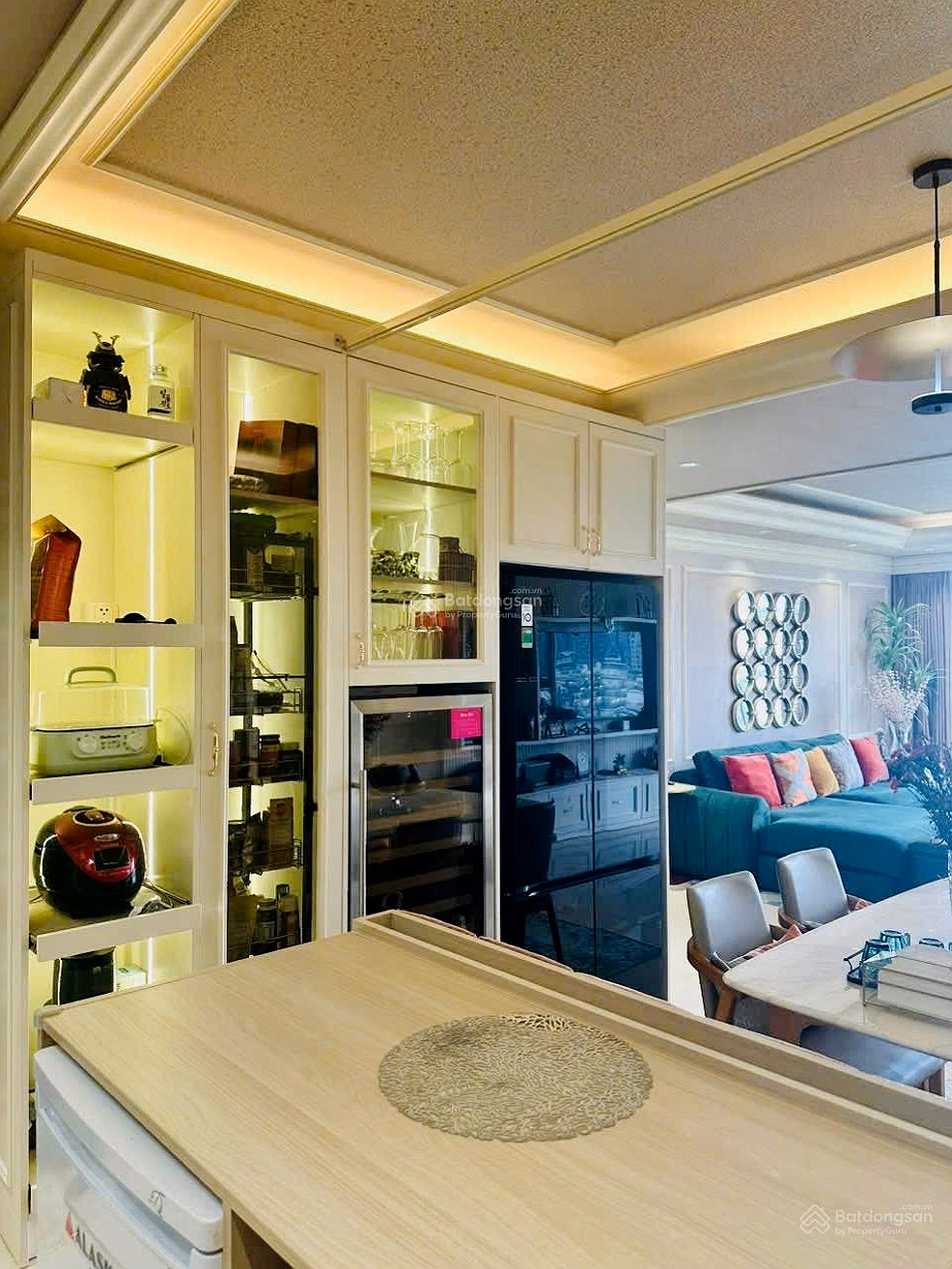 Quick sale of luxury apartment Cantavil Hoan Cau - View Ho Van Thanh with car slot available