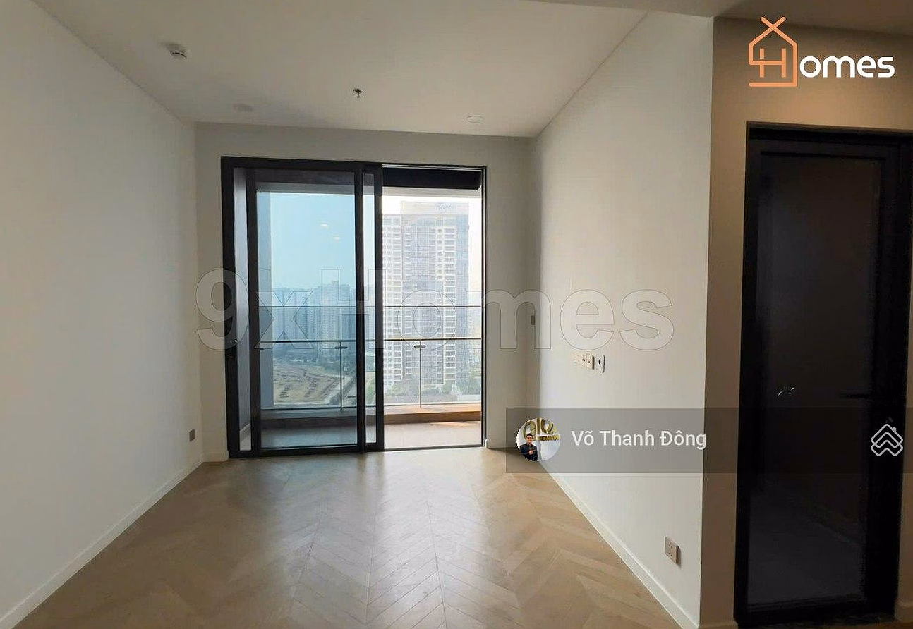 Selling 2 bedrooms 69m2 Lumiere Riverside, city view, super high floor, price 11.3 billion all inclusive
