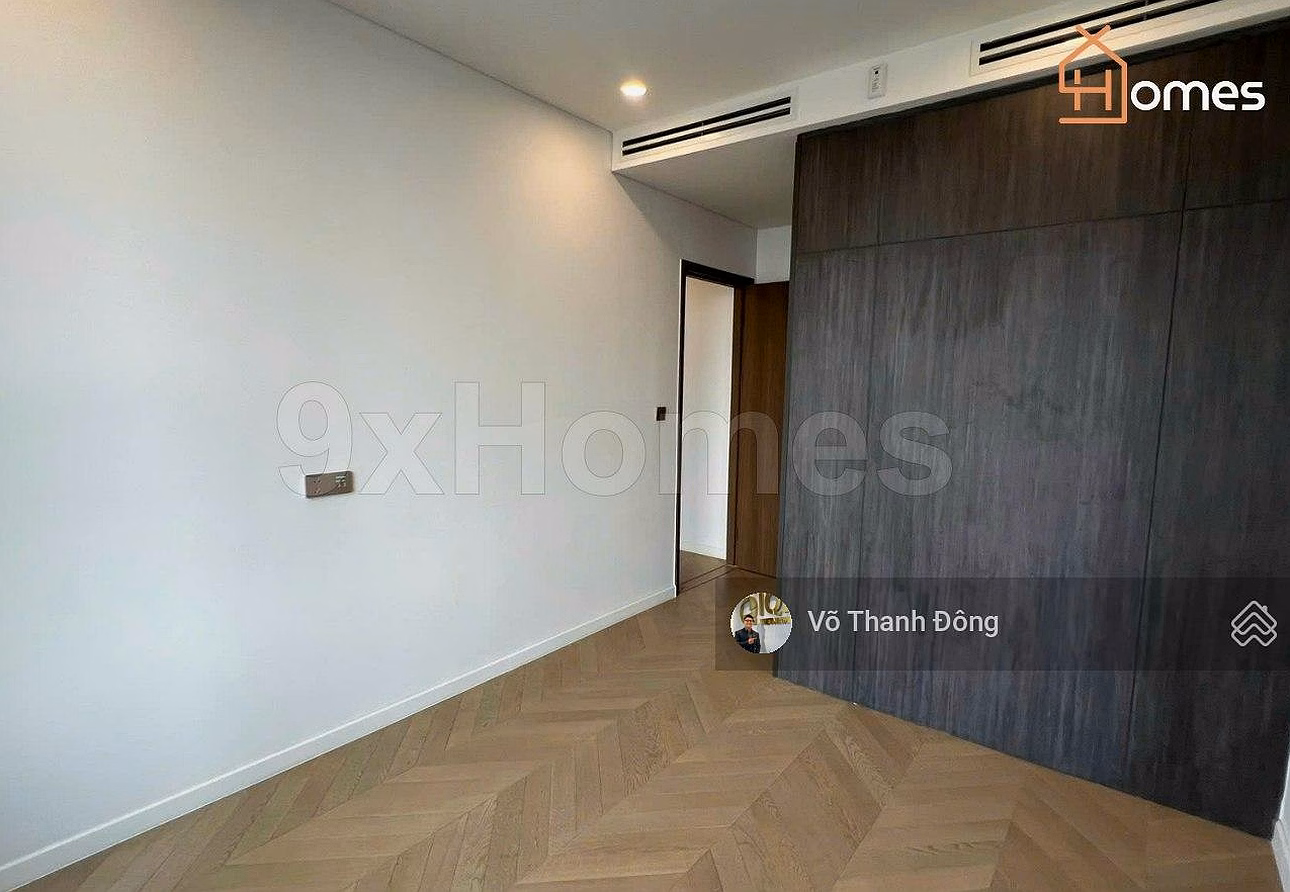 Selling 2 bedrooms 69m2 Lumiere Riverside, city view, super high floor, price 11.3 billion all inclusive