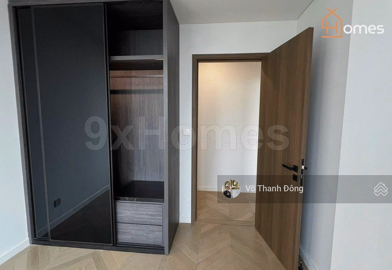 Selling 2 bedrooms 69m2 Lumiere Riverside, city view, super high floor, price 11.3 billion all inclusive