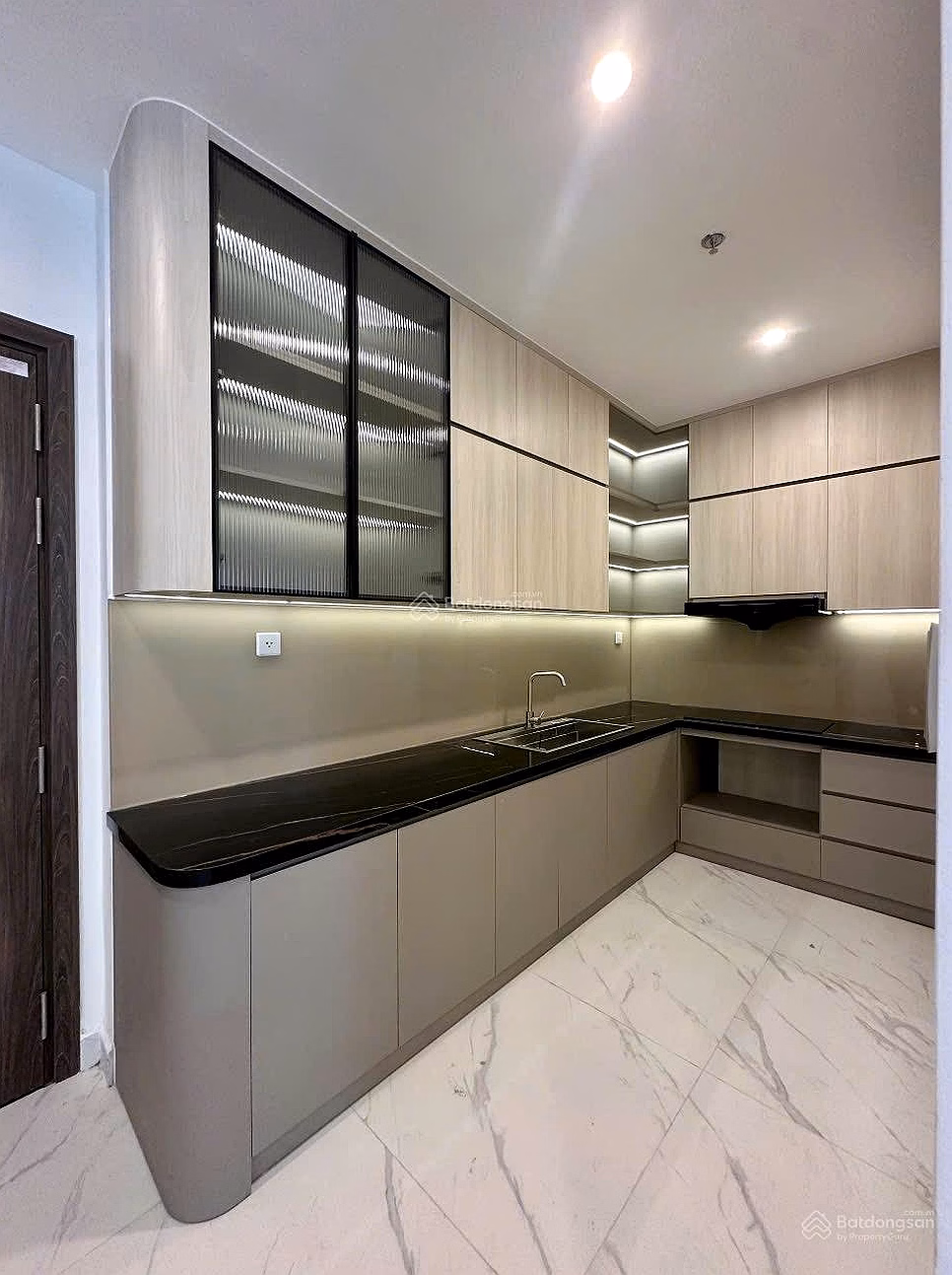 Exclusive apartment Be 2, area 80m2, price 4.9 billion The Beverly, view of 36 hectare park, southeast direction