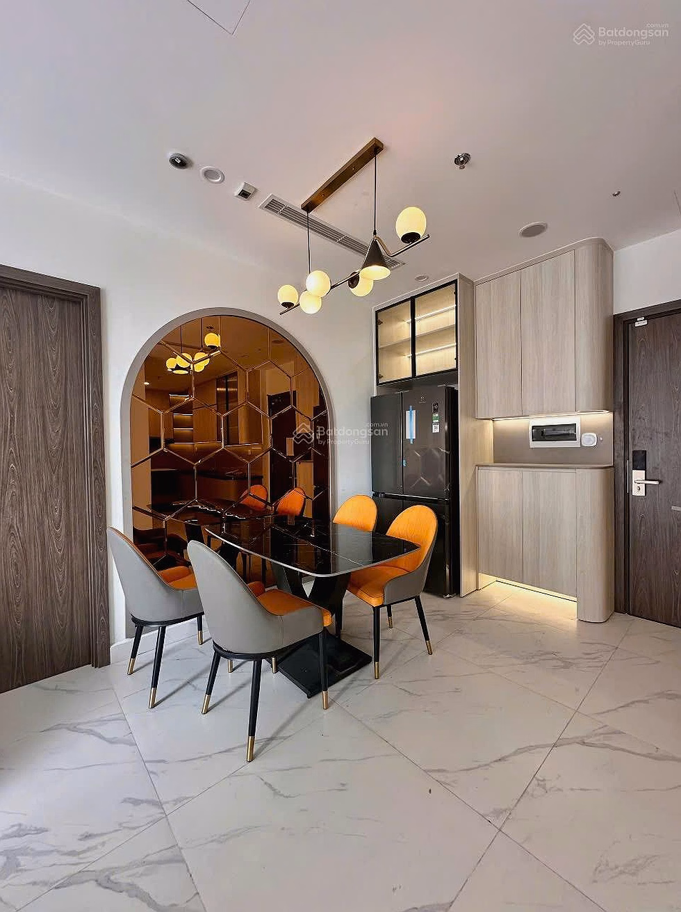 Exclusive apartment Be 2, area 80m2, price 4.9 billion The Beverly, view of 36 hectare park, southeast direction