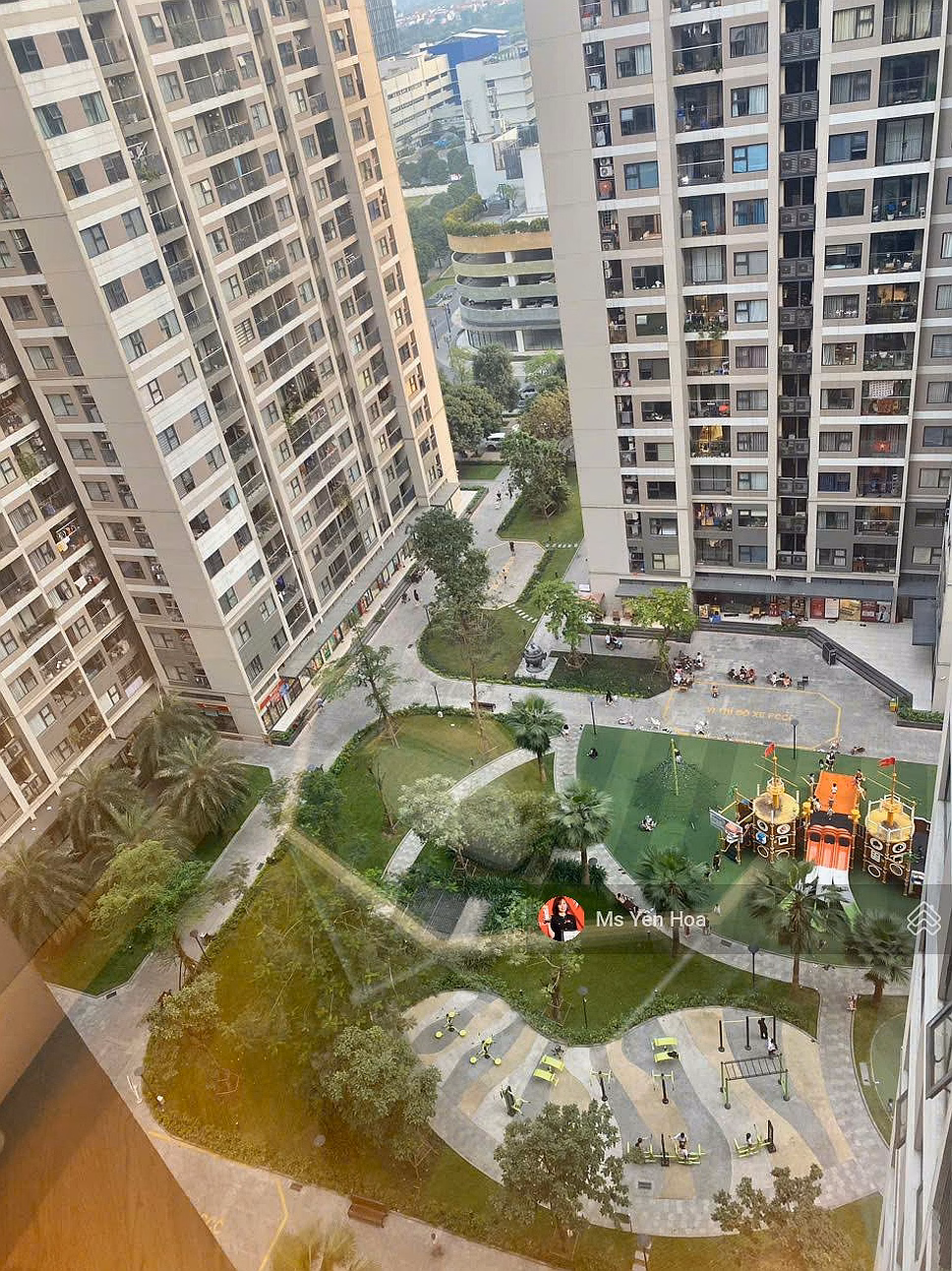 The owner needs to sell a Studio apartment on block S2.08, super airy view, full of beautiful furniture like the photo