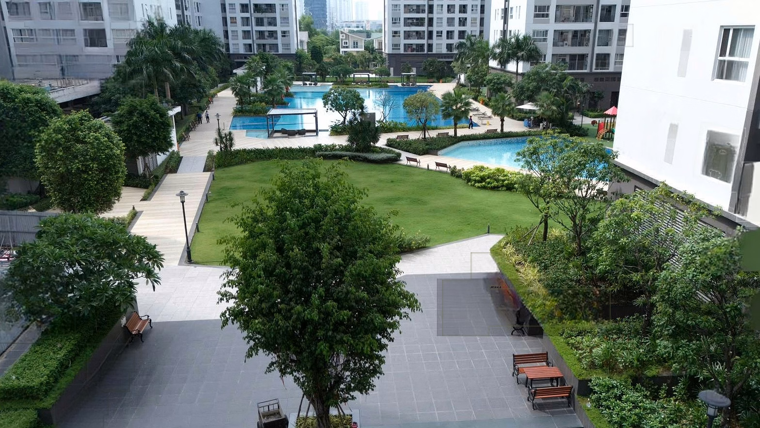 The latest price list of Sunrise Riverside apartments has a 2-bedroom price reduction of 4.7 billion. 3 bedrooms 5.5 billion***