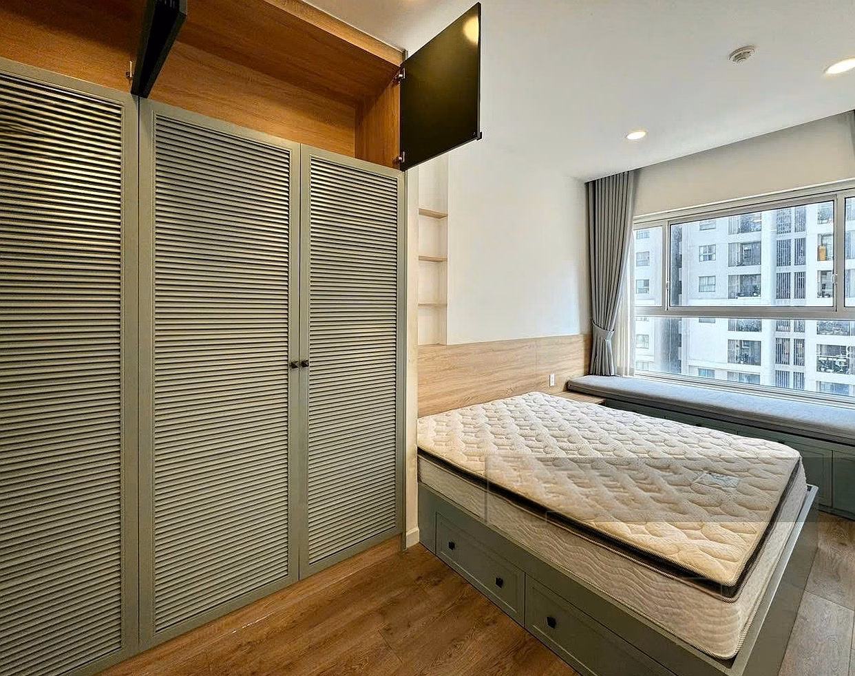 The latest price list of Sunrise Riverside apartments has a 2-bedroom price reduction of 4.7 billion. 3 bedrooms 5.5 billion***