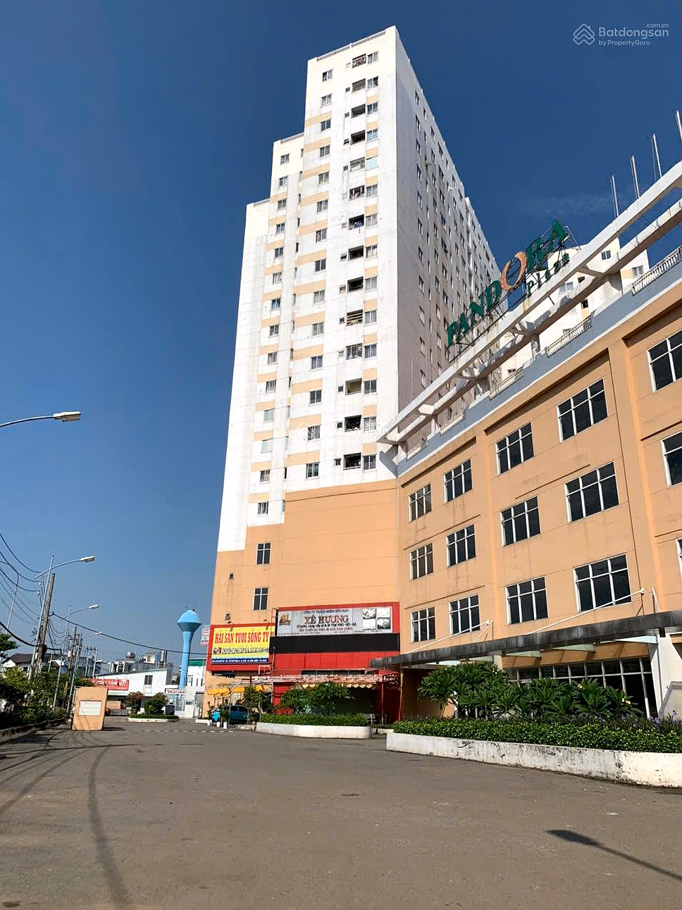 Selling HQC Hoc Mon, 1.1 billion with no fees, 51m2, 2 bedrooms, 1 bathroom, airy, full amenities