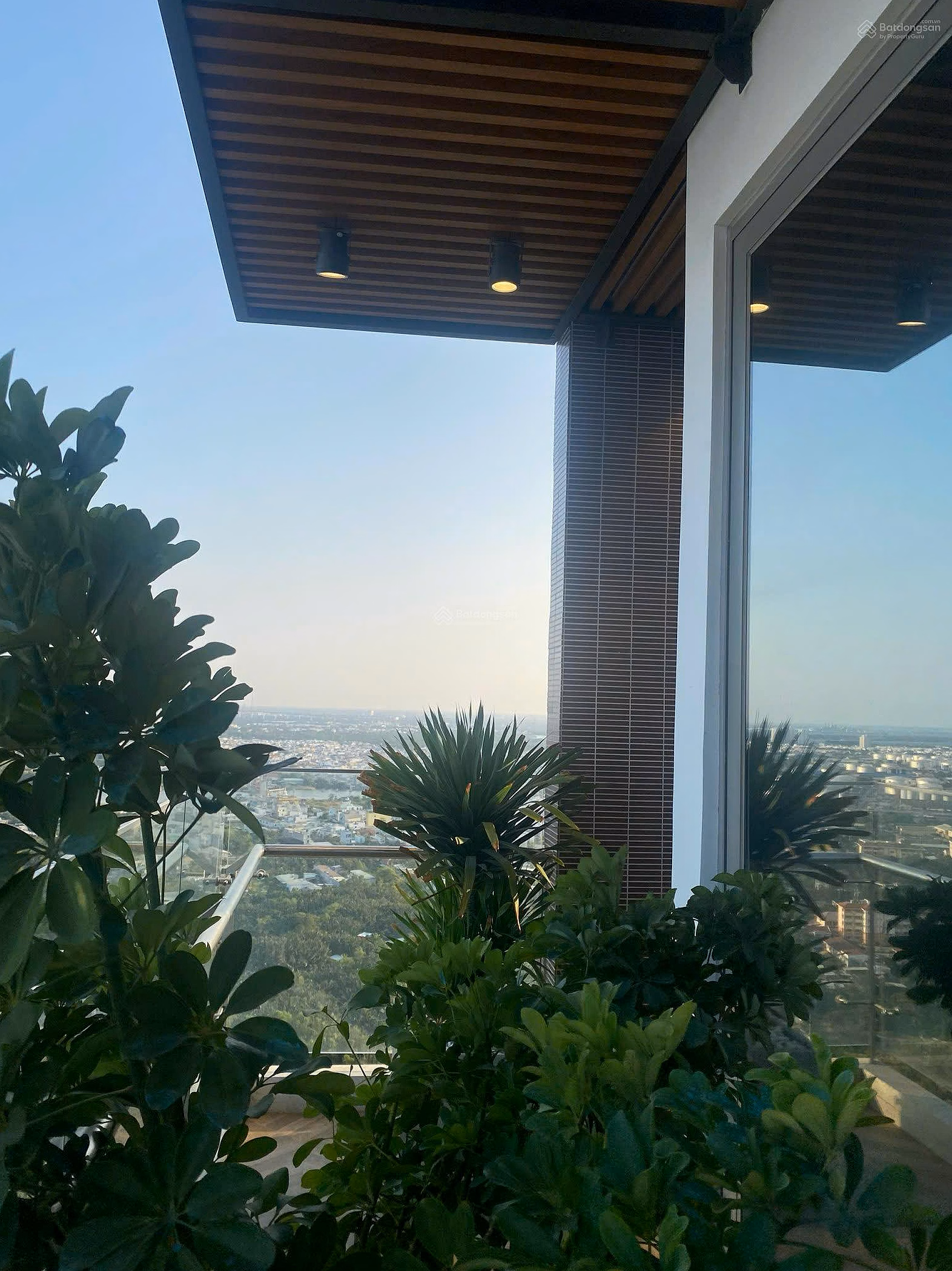 Urgent transfer of luxury apartment 4 bedrooms OpusK Thu Thiem with permanent river view 68 billion***