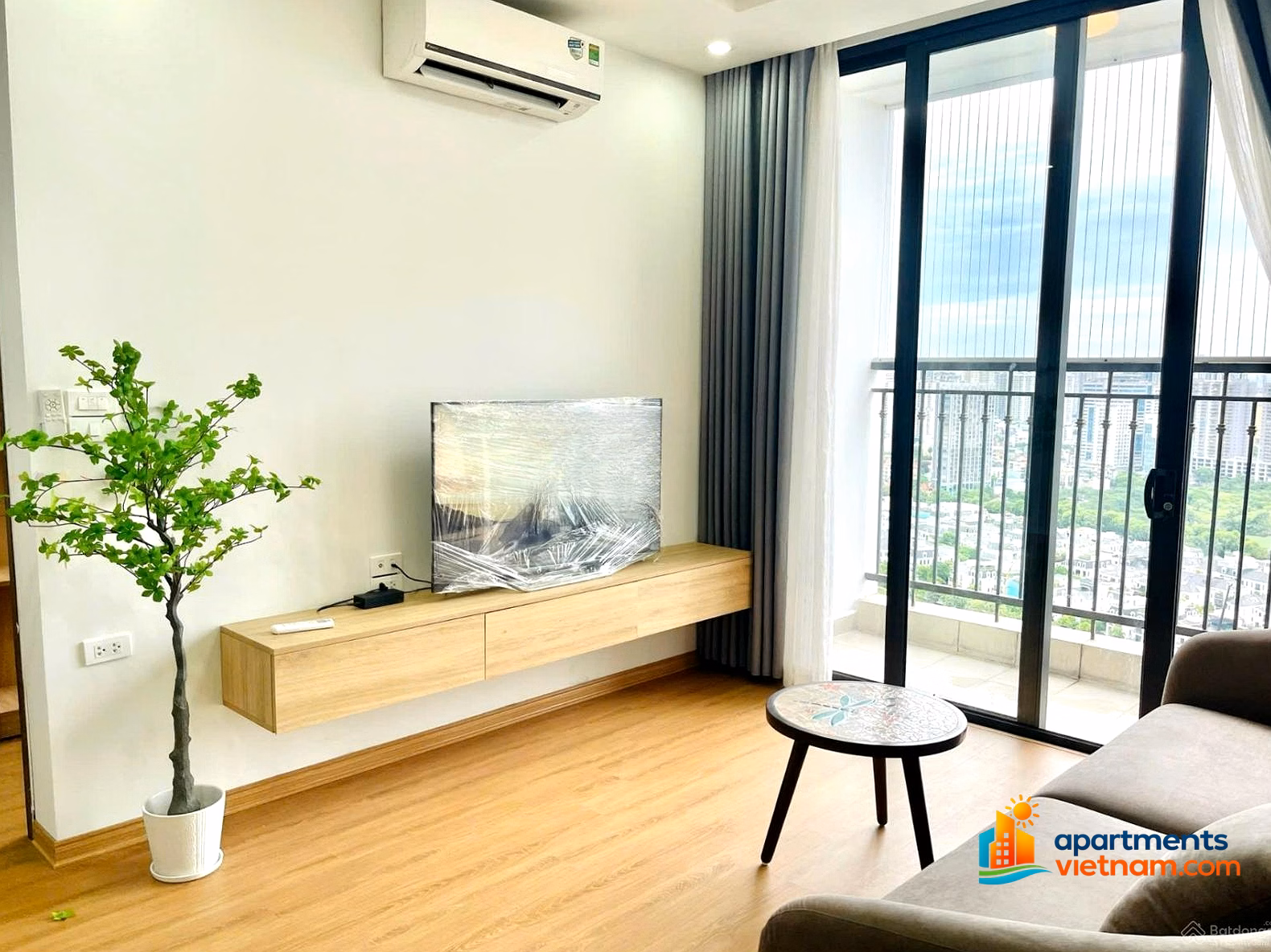Vinhomes GreenBay Management Board rents out beautiful Stu apartments, 1 bedroom - 2 bedroom - 3 bedroom, best price on the market!