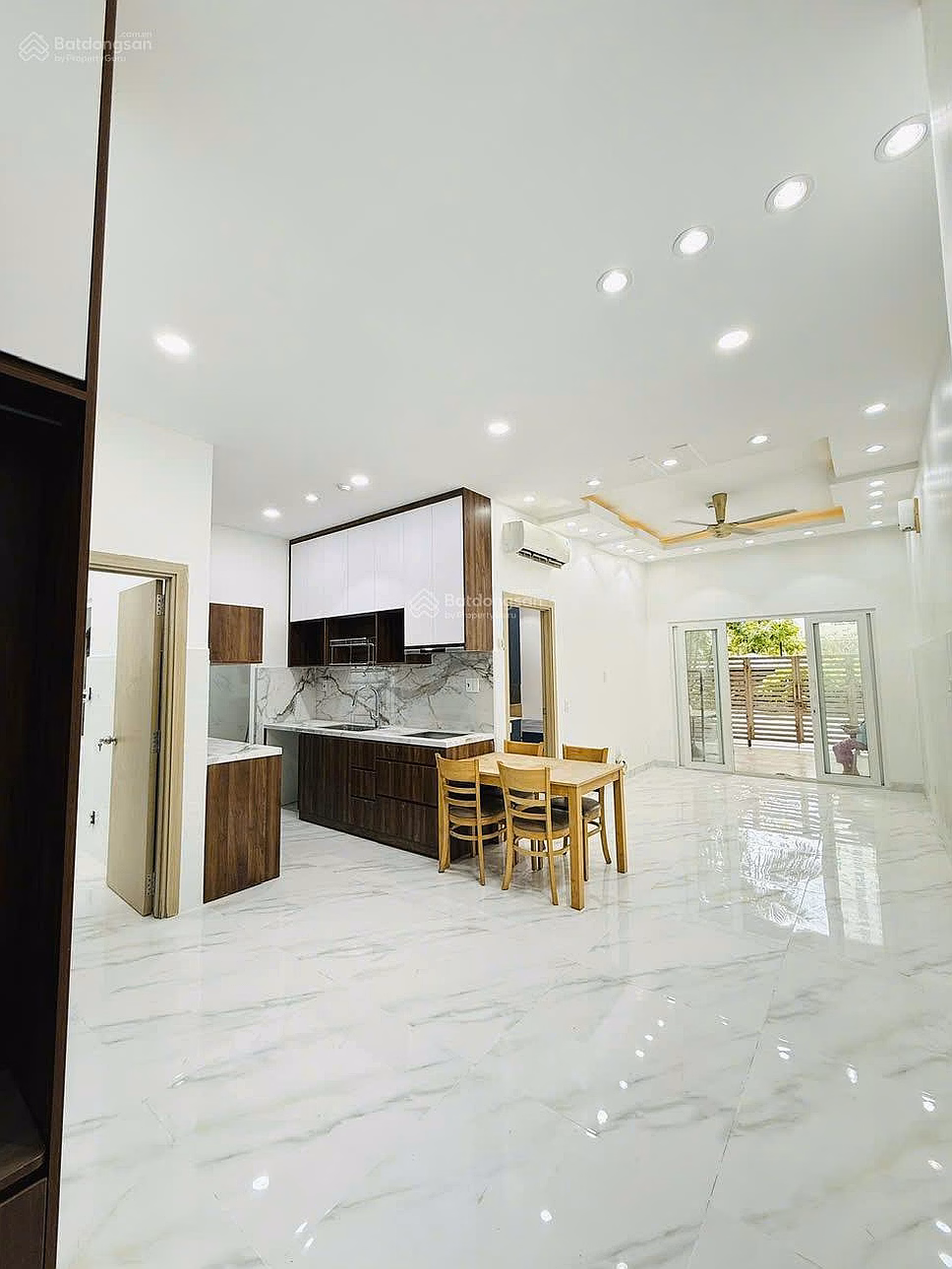 Selling 99m2 Ministry of Public Security garden area including 2 bedrooms, 2 bathrooms and 30m2 garden in An Khanh ward, HCM, price 6.9 billion