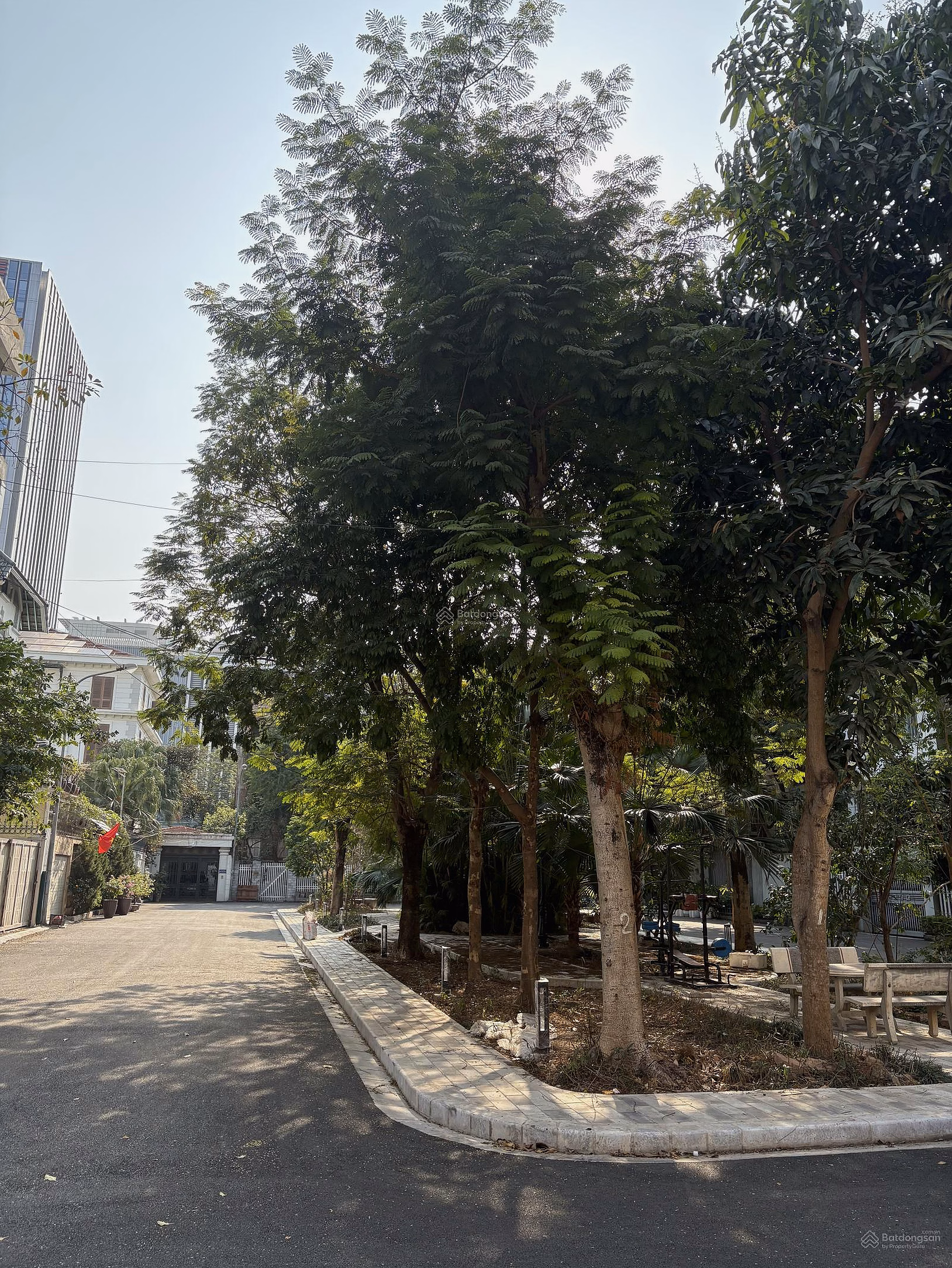 Vuon Dao villa for rent 55 million, 165m2, 6 bedrooms 4 bathrooms with beautiful view in Tay Ho, Hanoi