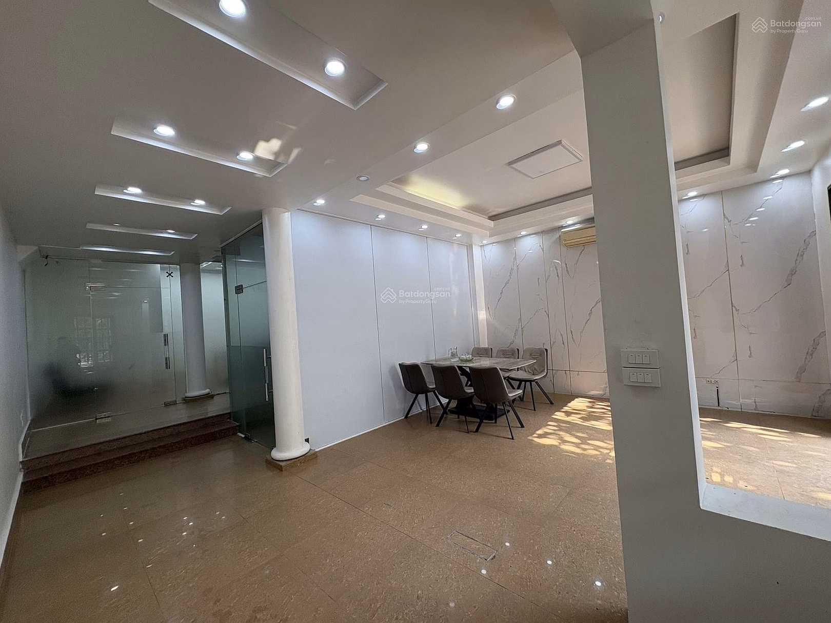 Vuon Dao villa for rent 55 million, 165m2, 6 bedrooms 4 bathrooms with beautiful view in Tay Ho, Hanoi
