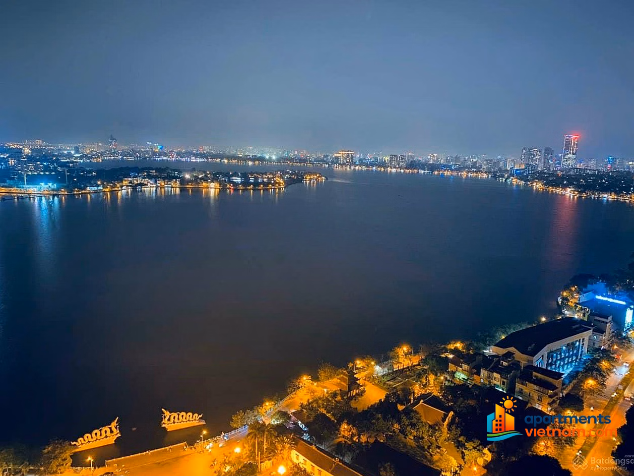 Owner urgently rents apartment D'.El Dorado Tan Hoang Minh 659A Lac Long Quan, Tay Ho, Hanoi