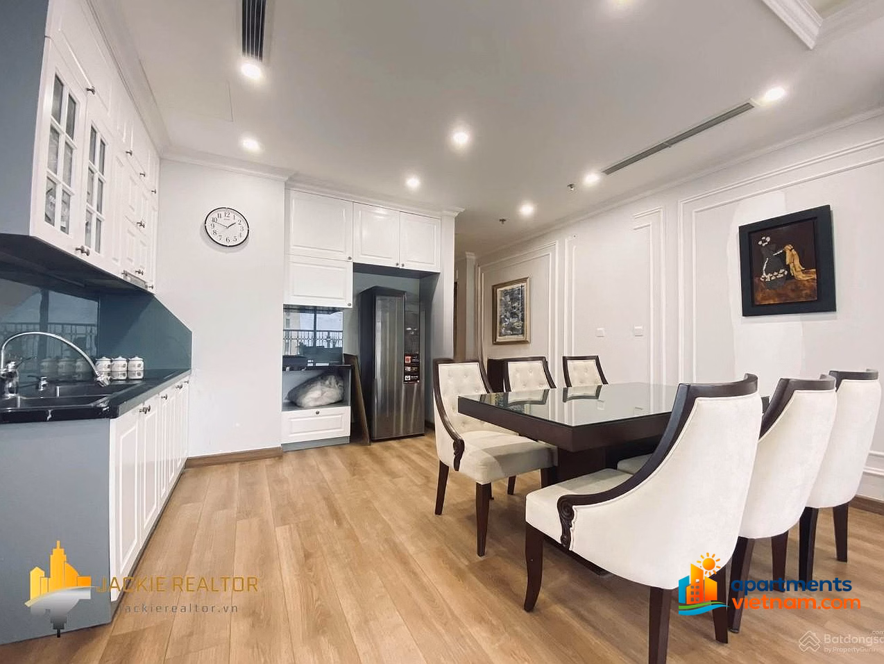 Owner urgently rents apartment D'.El Dorado Tan Hoang Minh 659A Lac Long Quan, Tay Ho, Hanoi