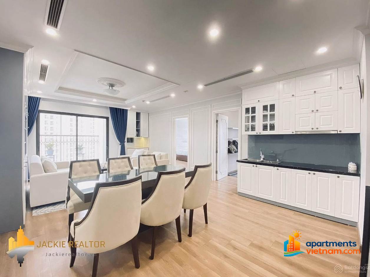 Owner urgently rents apartment D'.El Dorado Tan Hoang Minh 659A Lac Long Quan, Tay Ho, Hanoi