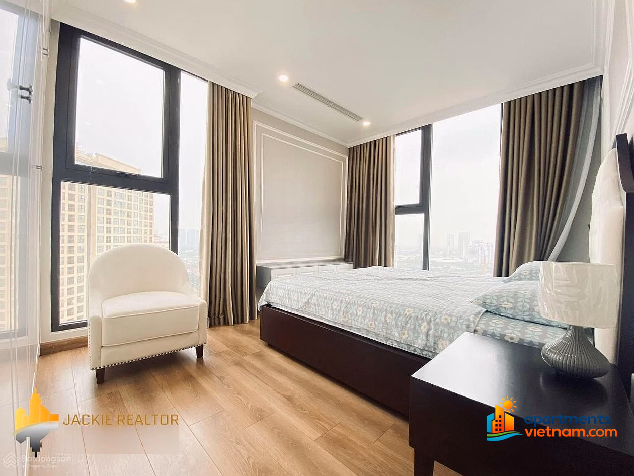 Owner urgently rents apartment D'.El Dorado Tan Hoang Minh 659A Lac Long Quan, Tay Ho, Hanoi