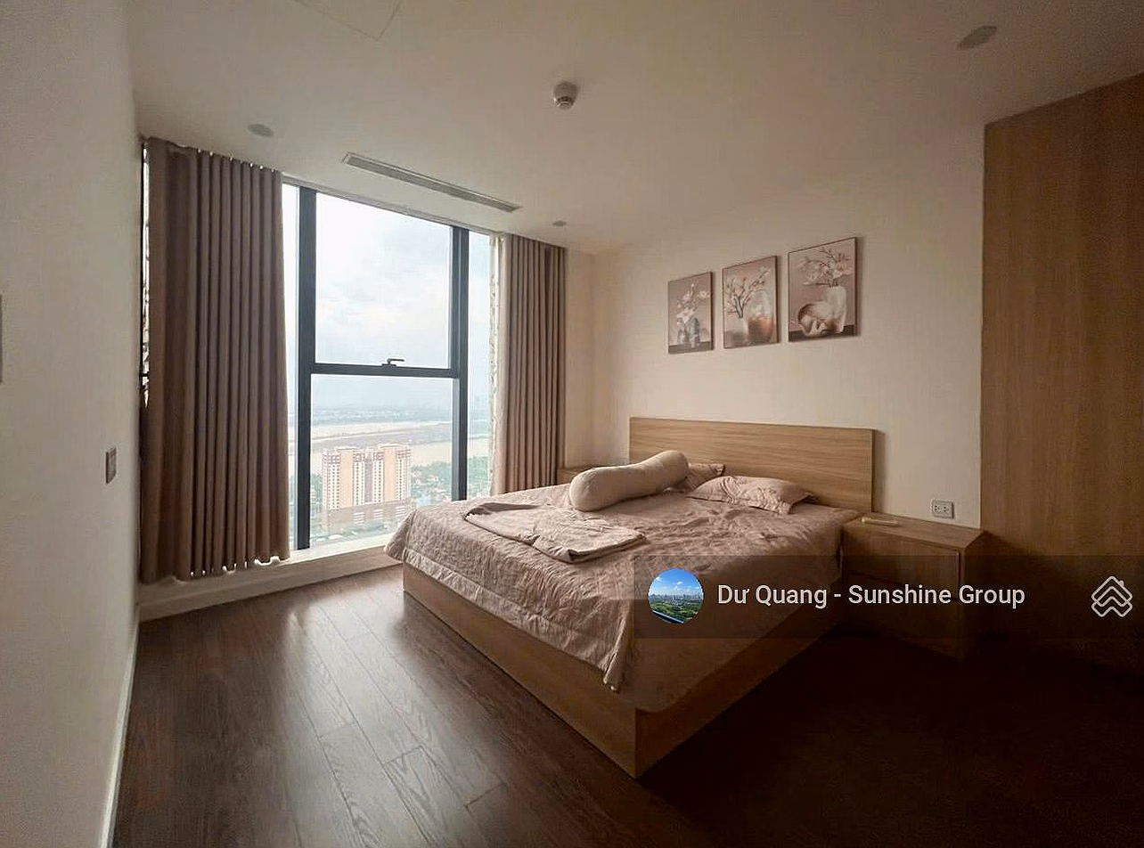 Selling a 3-bedroom corner apartment in Sunshine City - 104.1m2 - 2 balconies - 3x high floor with river view - 10.8 billion (book)