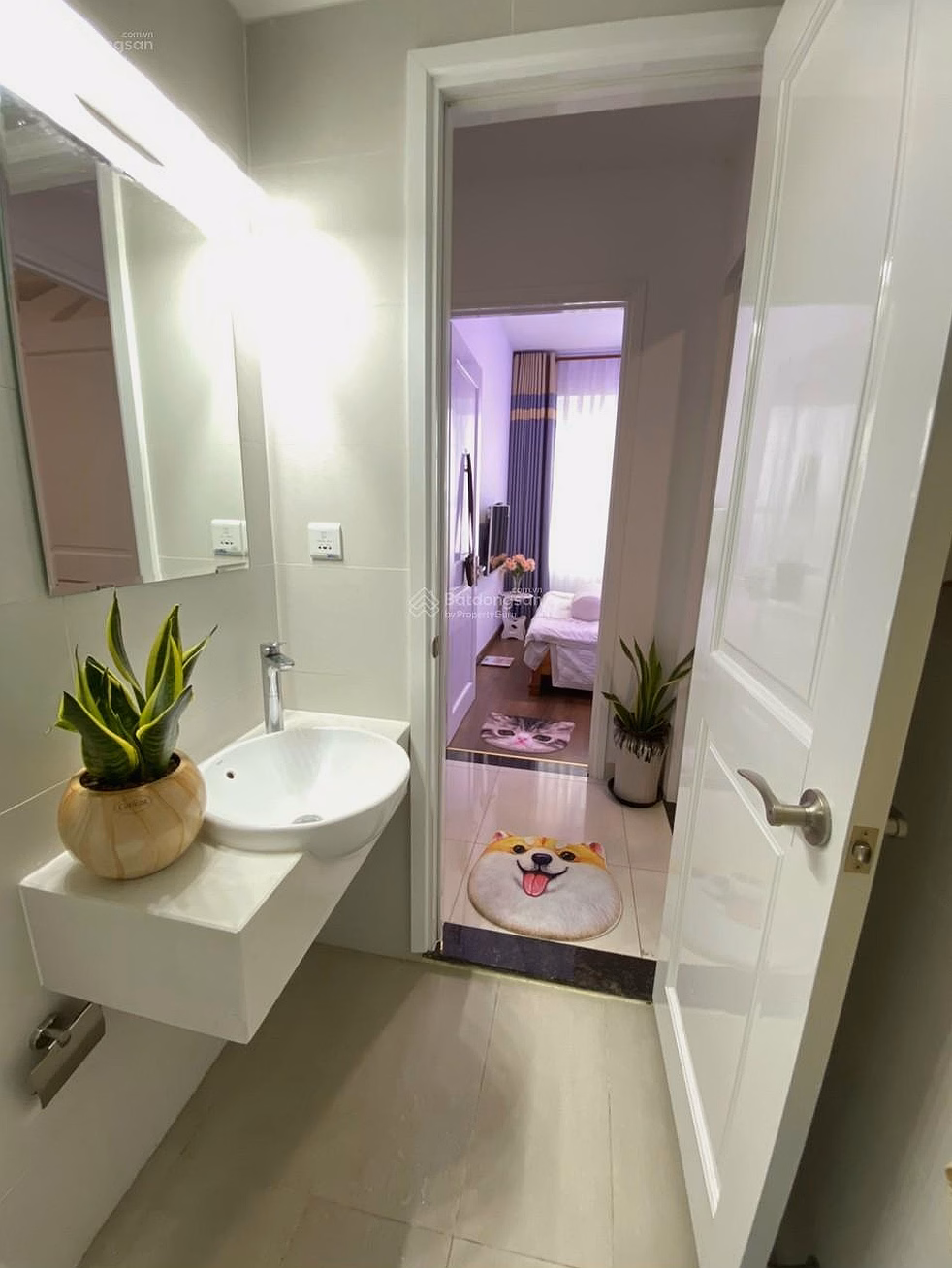 Urgent sale 2 bedroom 2 bathroom apartment - nice house with nice view - CC Saigon Mia. Contact to see the house directly: 0902 838 ***