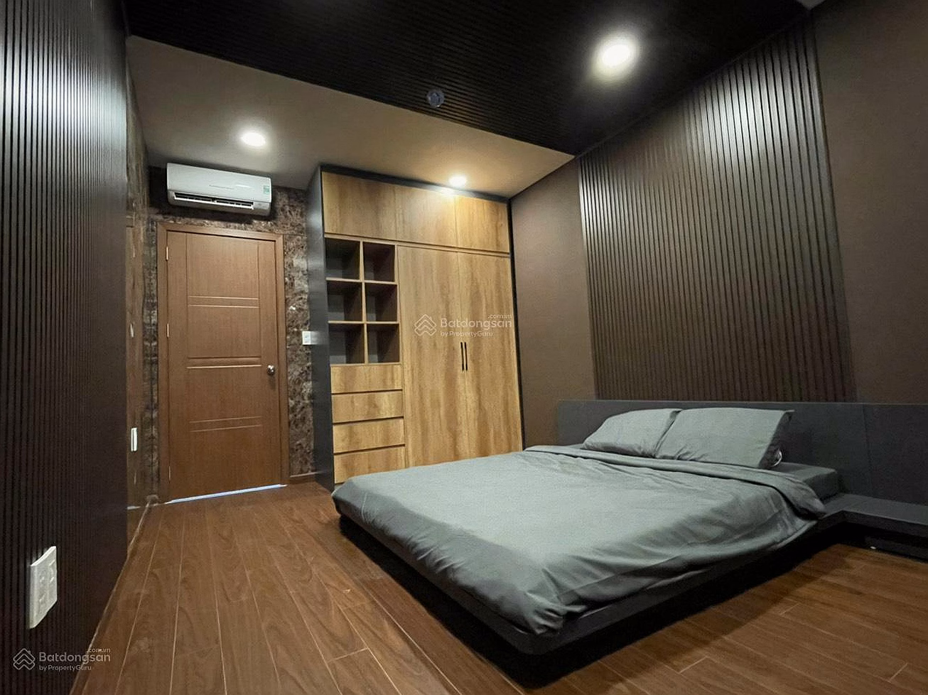 The owner urgently needs to rent a 1-bedroom apartment in a 100% real house as shown in the picture
