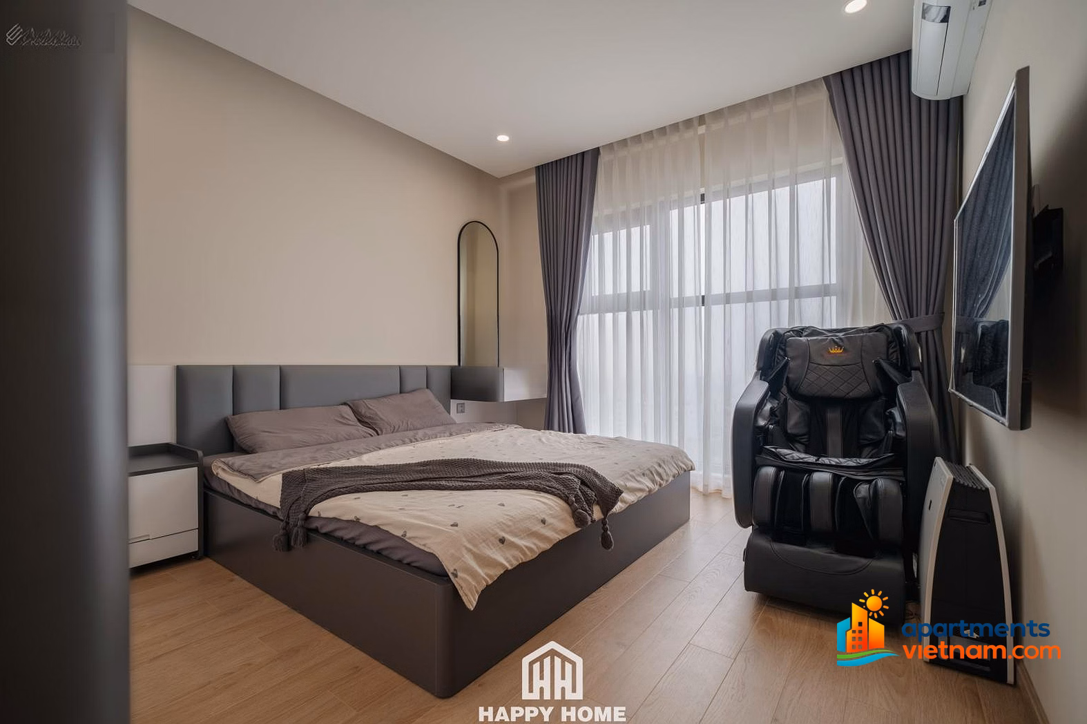 (Southern balcony with lake view, extremely rare) I'm selling a 92m2 apartment with 3 bedrooms, red book ready, full beautiful furniture. Genuine Bonanza