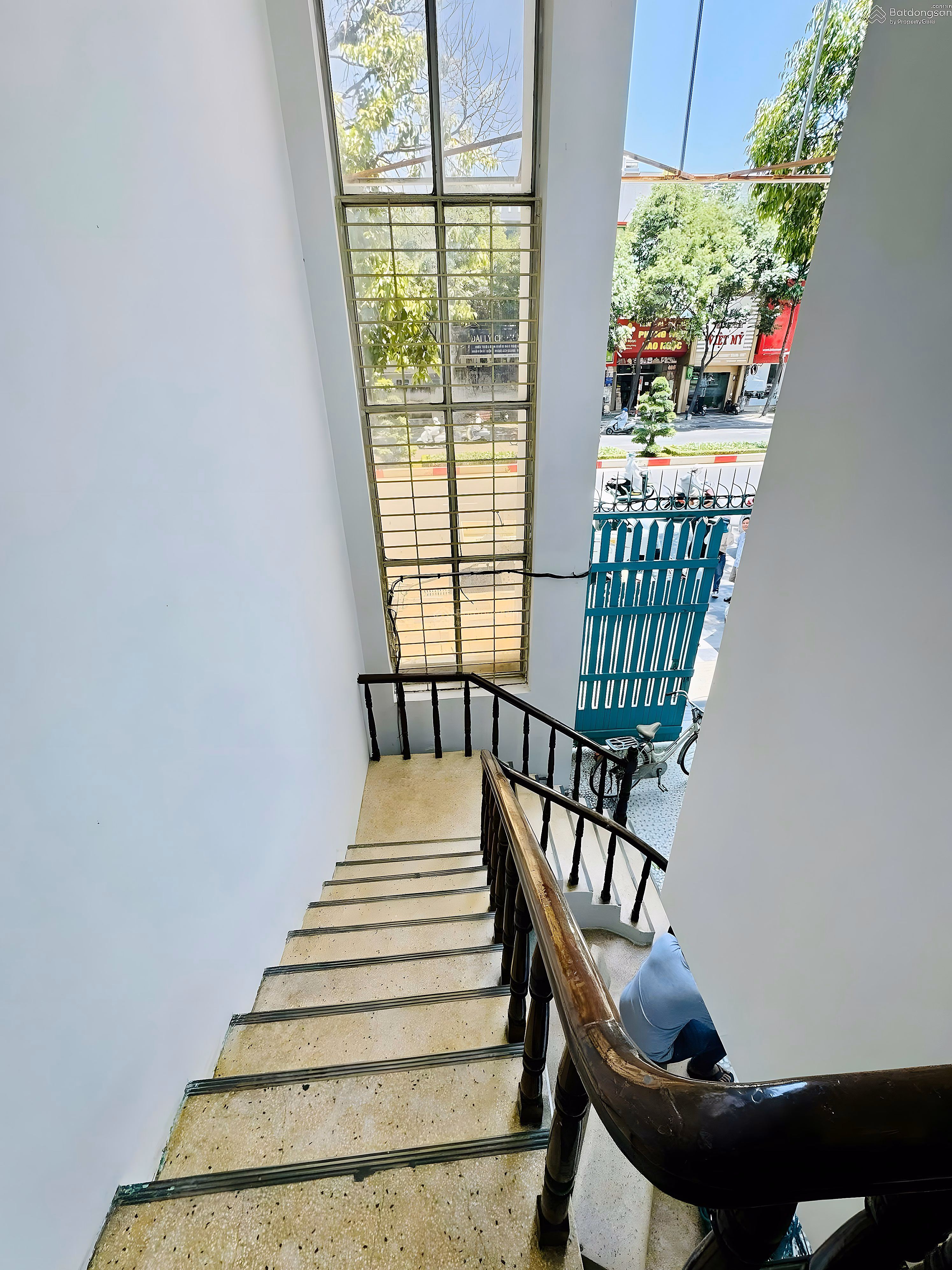House for rent in front of Le Hong Phong near intersection 5, VT, 5 floors, 7 bedrooms, price 40 million, TL