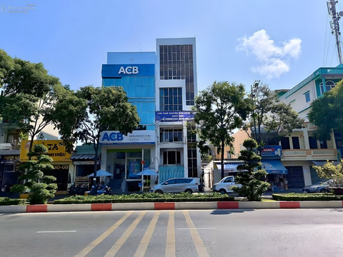House for rent in front of Le Hong Phong near intersection 5, VT, 5 floors, 7 bedrooms, price 40 million, TL