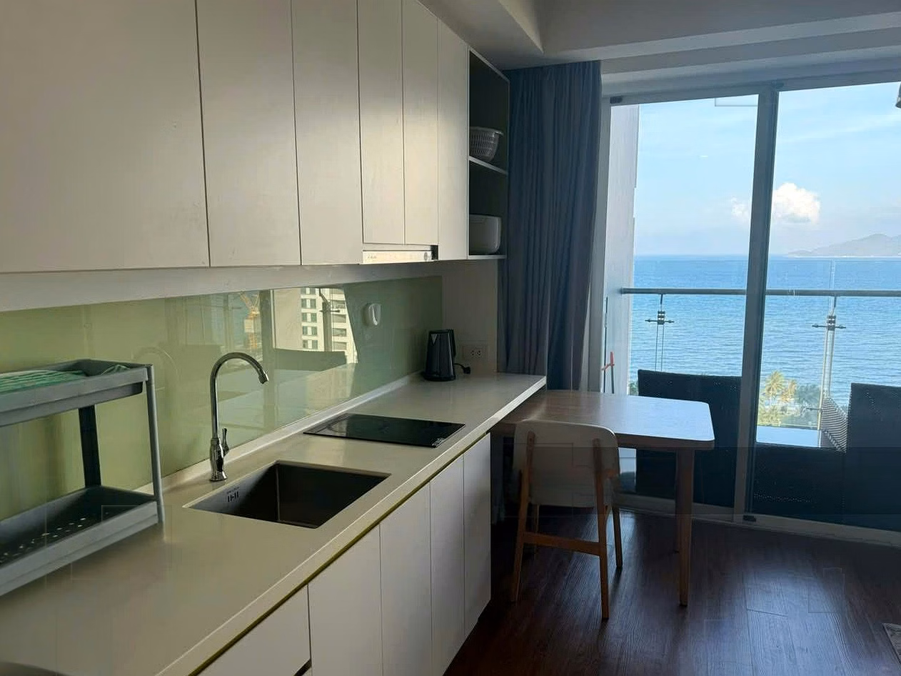 Studio apartment for rent with sea view in Tui Blue building (Ariyana) 18 Tran Hung Dao