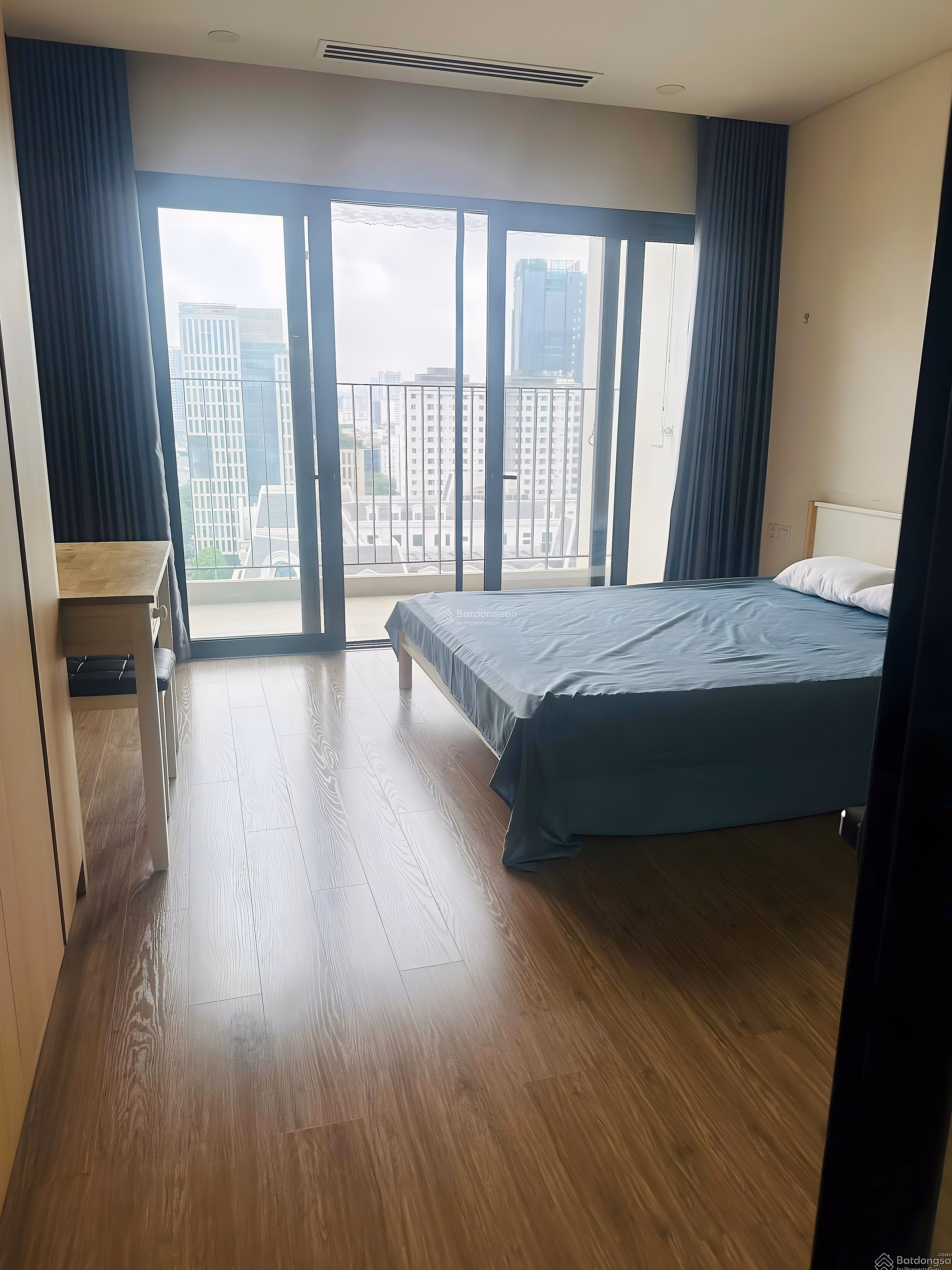 Real price for sale Home City 177 Trung Kinh. 70m2 price 7 billion 2N 2W. Includes fully furnished books