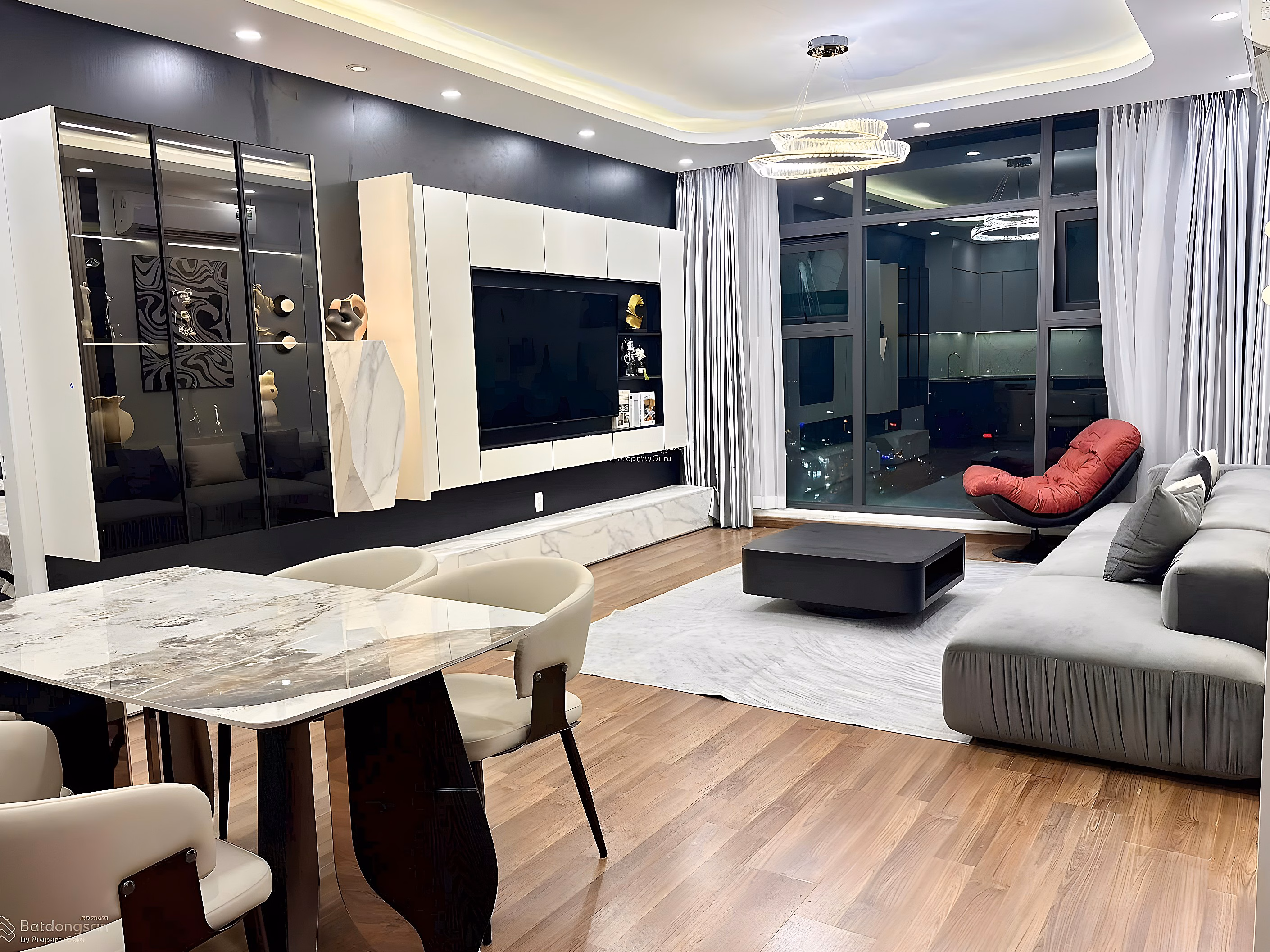 Family needs to sell 2-bedroom apartment My Dinh Plaza 2, Nguyen Hoang, area: 72m2, 6.5 billion, fully furnished.