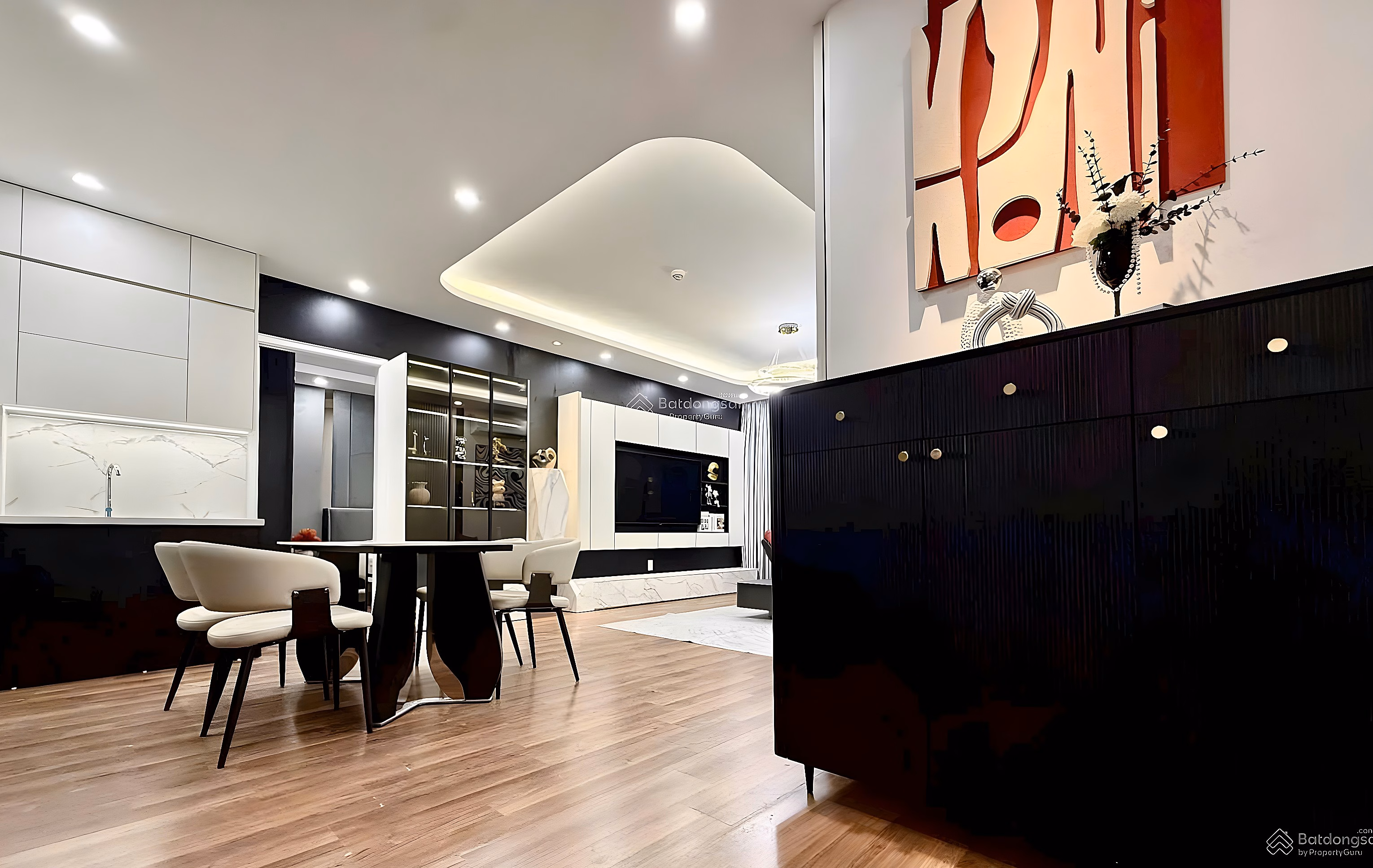 Family needs to sell 2-bedroom apartment My Dinh Plaza 2, Nguyen Hoang, area: 72m2, 6.5 billion, fully furnished