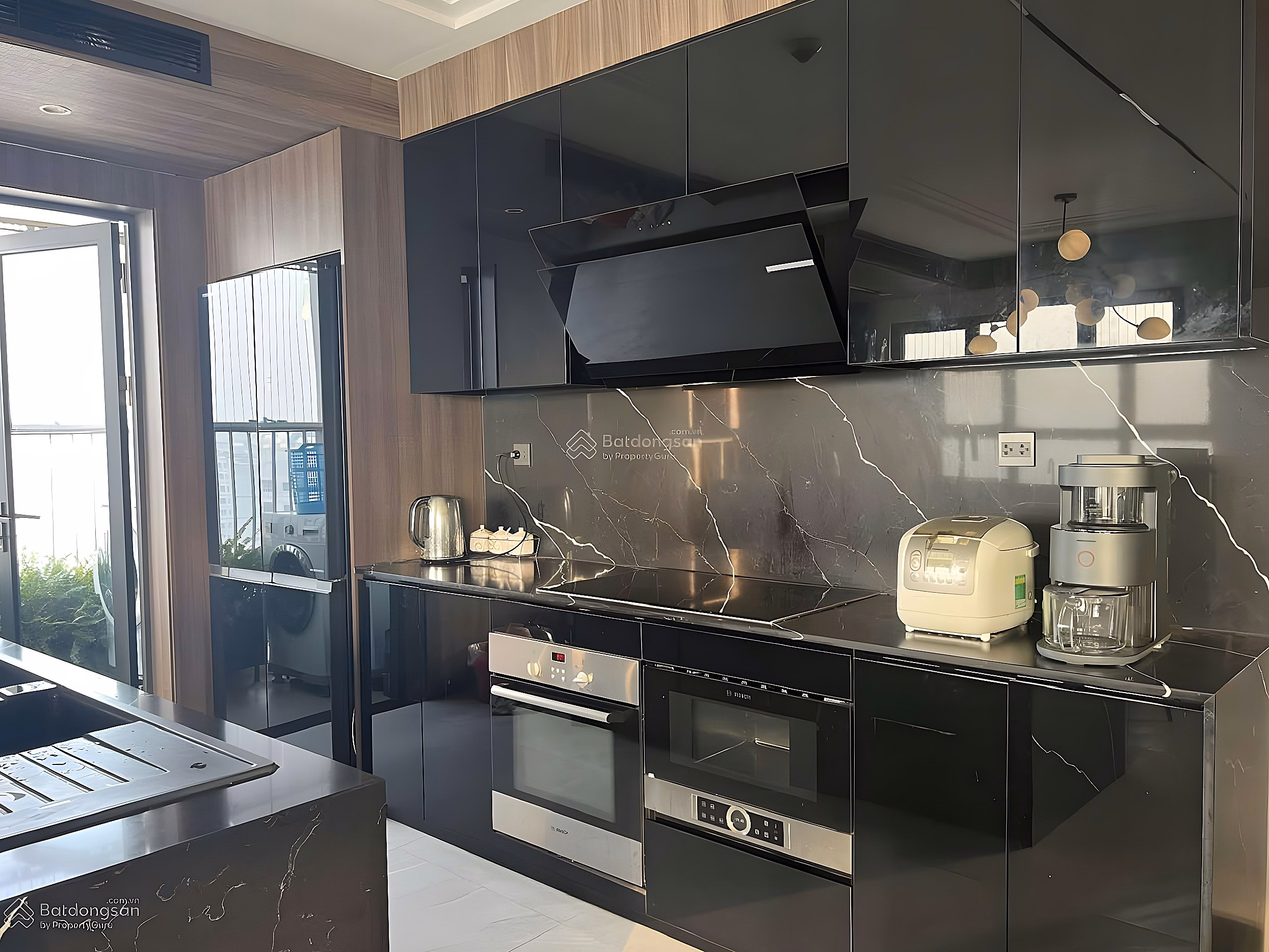 Apartment for rent urgently 133m2, 4 bedrooms, 3 bathrooms fully furnished Ngoai Giao Doan Building N01T1***