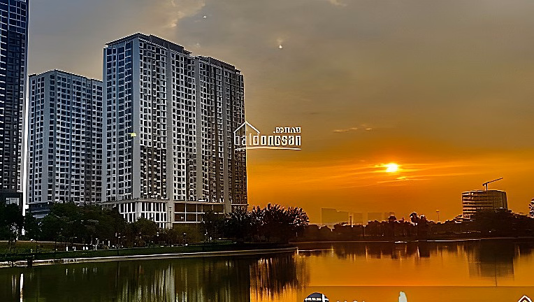 Apartment for rent urgently 133m2, 4 bedrooms, 3 bathrooms fully furnished Ngoai Giao Doan Building N01T1***