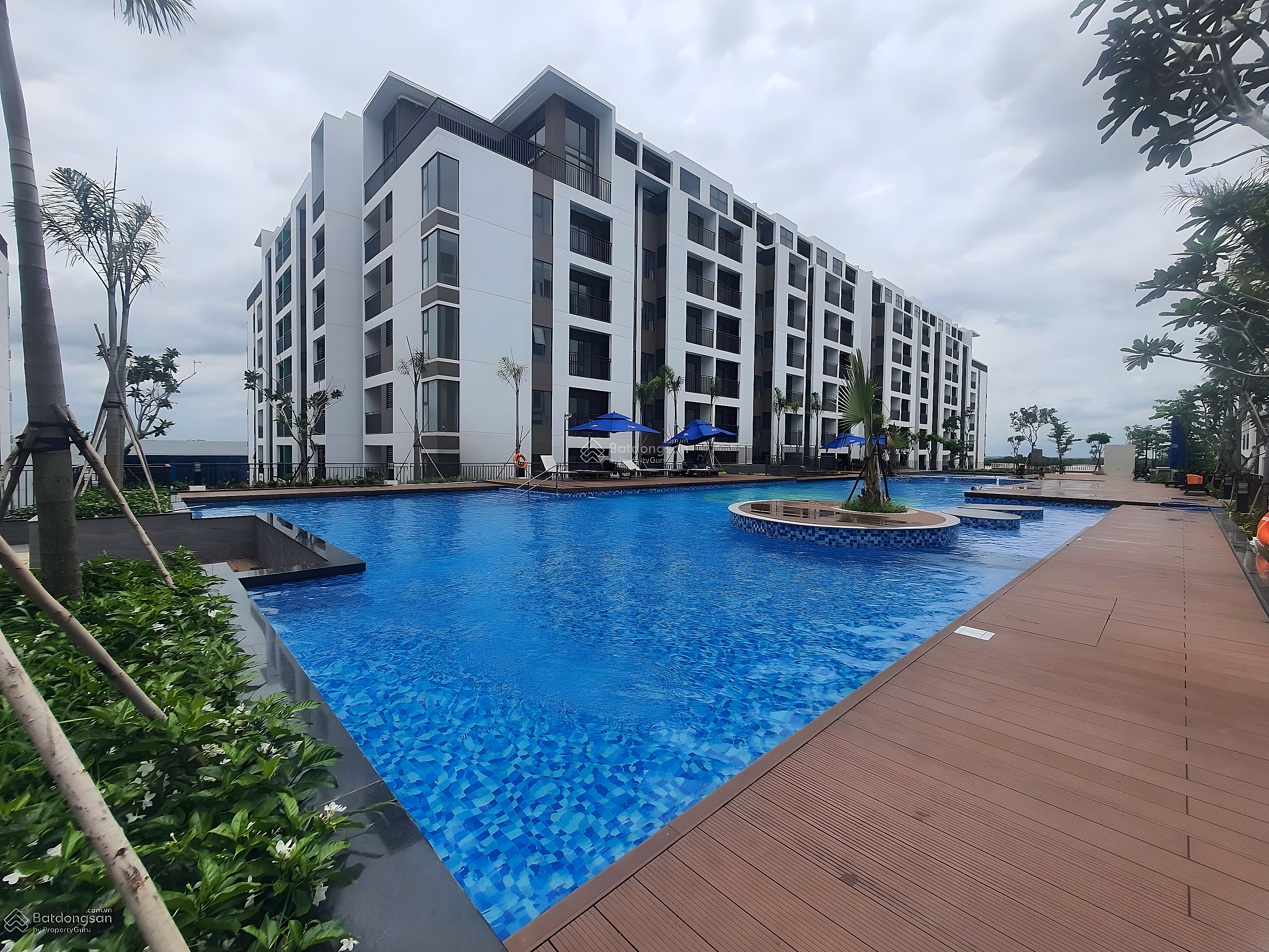 Why is Thu Thiem Greenhouse apartment said to be the cheapest in District 2 and an ideal place to settle for low-income people?