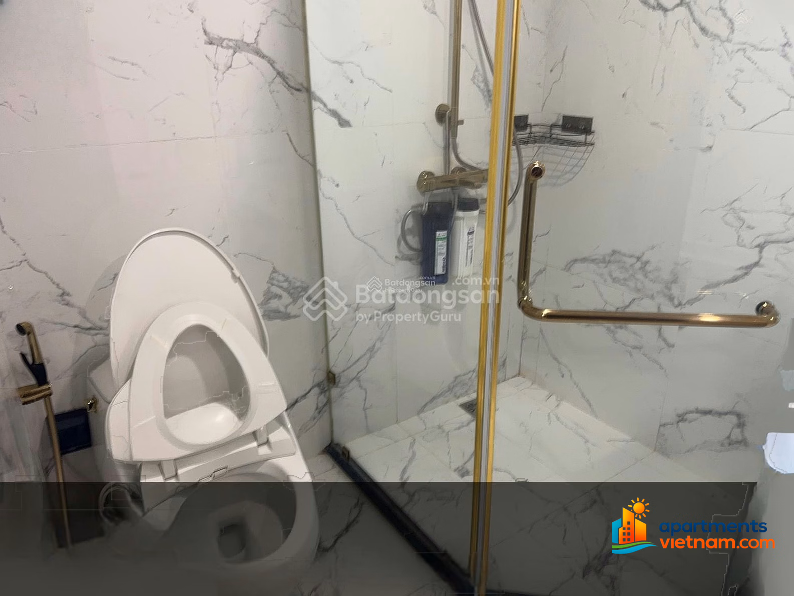 Fully furnished 3-bedroom apartment for rent with beautiful Red River view at Sunshine City project, Dong Ngac***