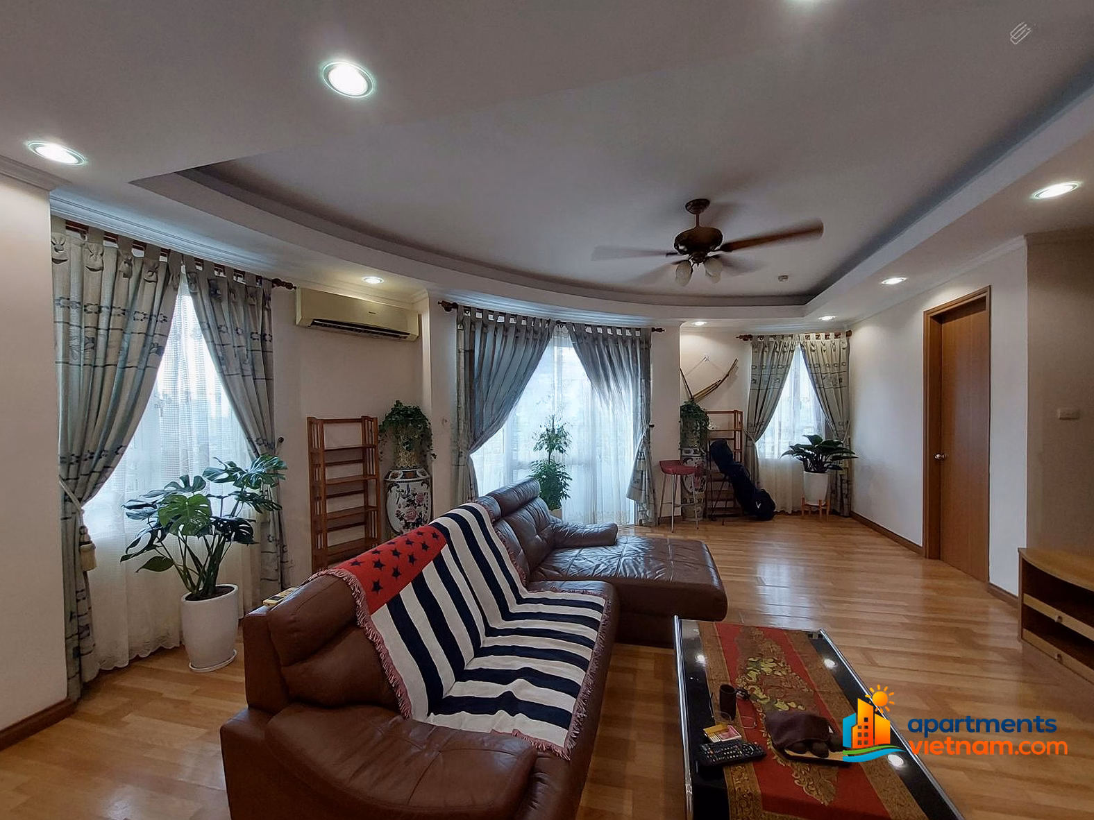 Hacisco Apartment is rented by the owner. Rs.1604. 3 bedrooms, 2 bathrooms, area. 115m², Dong Da, Hanoi